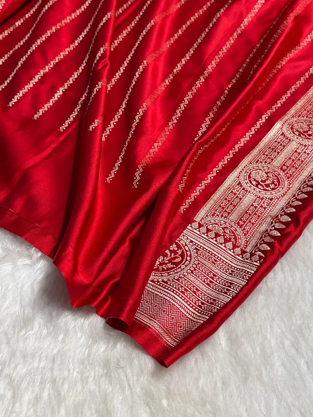 ✨ Mashru Kataan Silk Saree with Buta Woven Pattern, Ikkat Border & Rich Zari Pallu MKS407