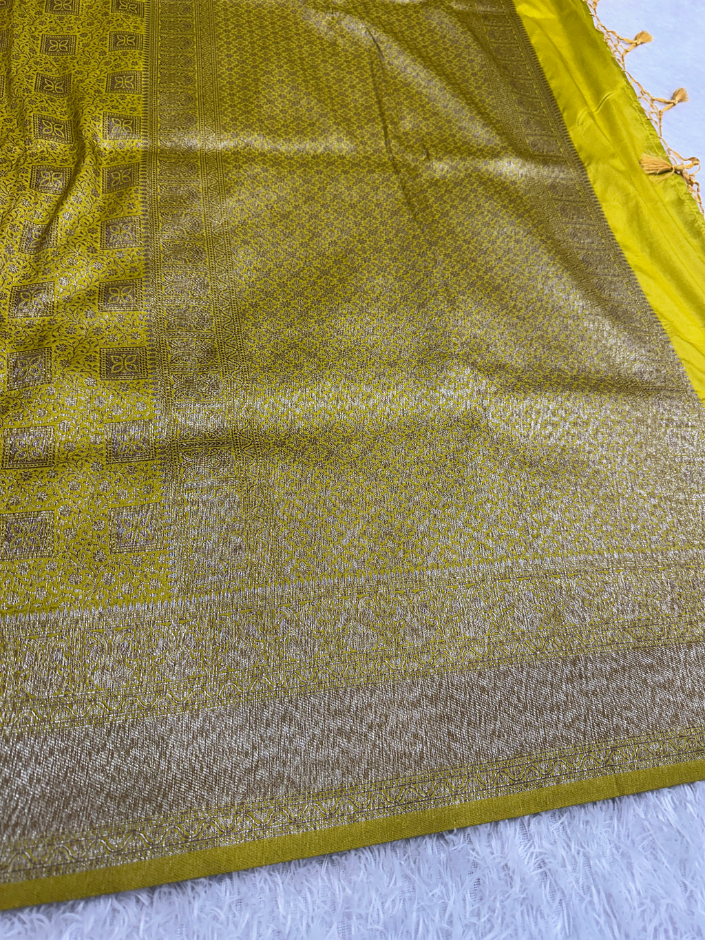 Lemon yellow Banarasi Dupion Silk Saree with Embossed Antique Zari Weaving & Rich Antique Zari Pallu | STF108