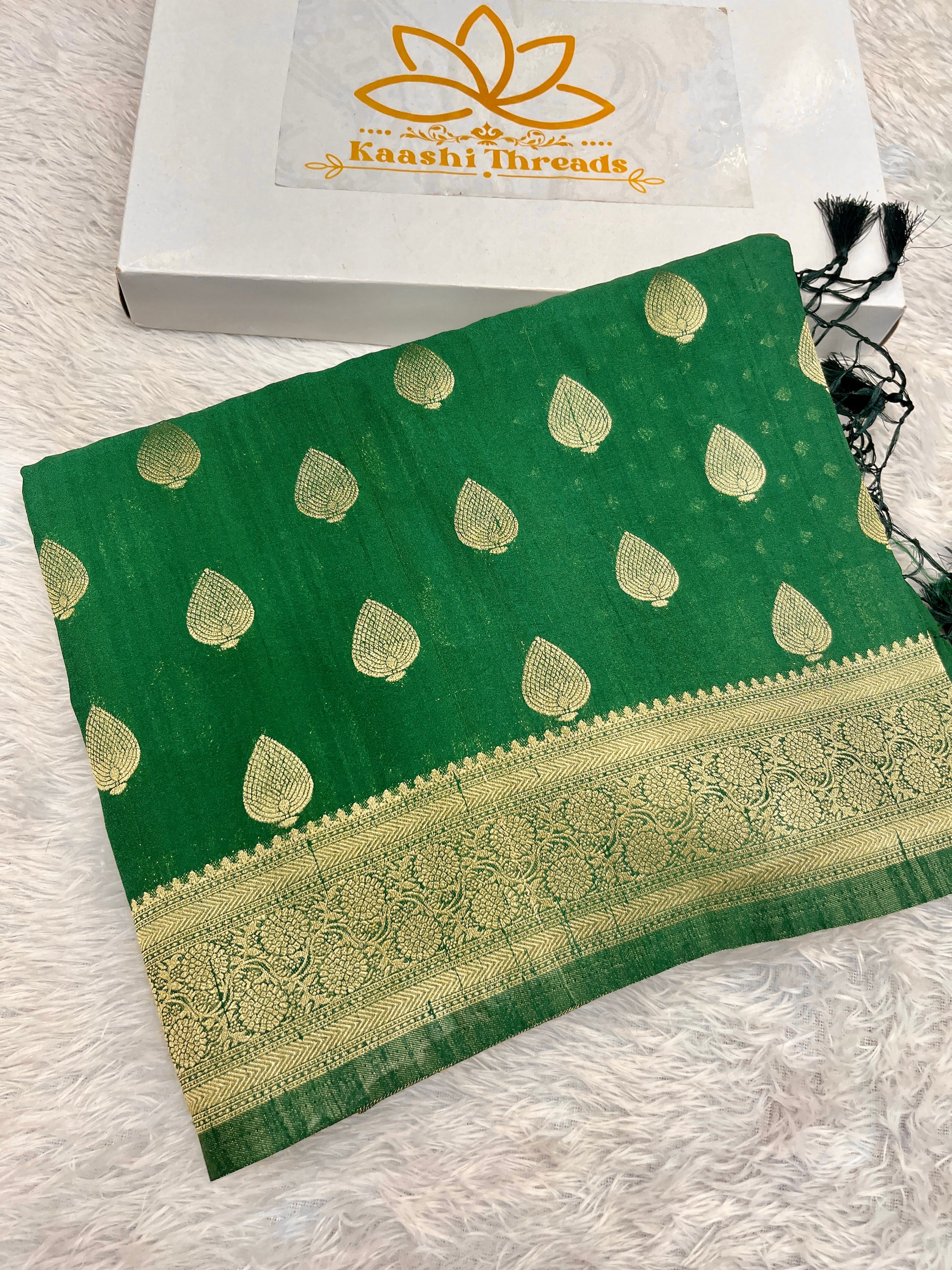Raw Silk Zari Paan Green color  Saree RS005