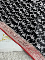 Premium Mashru Silk Contrast Saree with Jaal Woven Design & Rich Zari Pallu – Festive Wear | MKS627