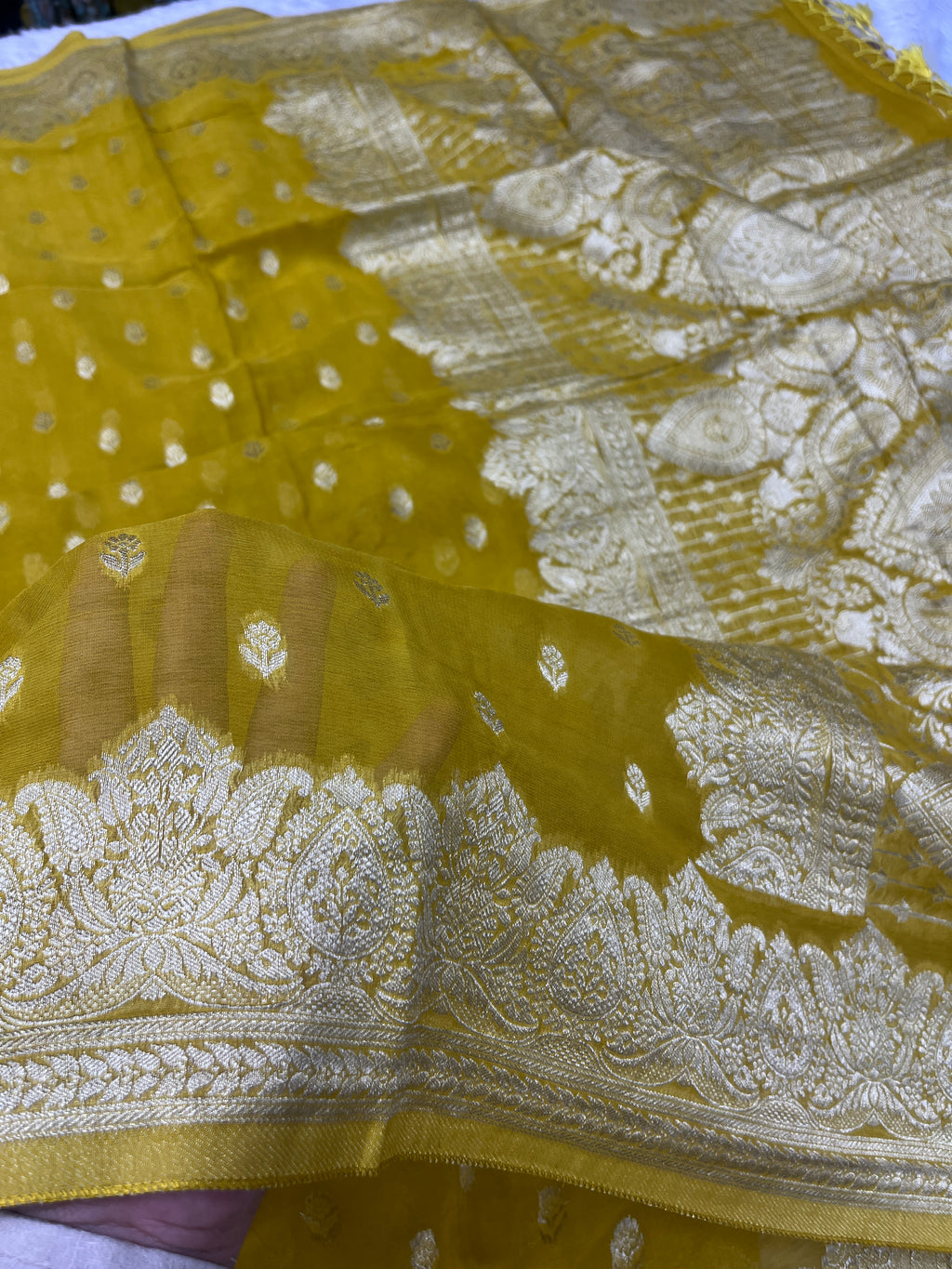 Banarsi Pure Natural Georgette Traditional Buta Design VSG04