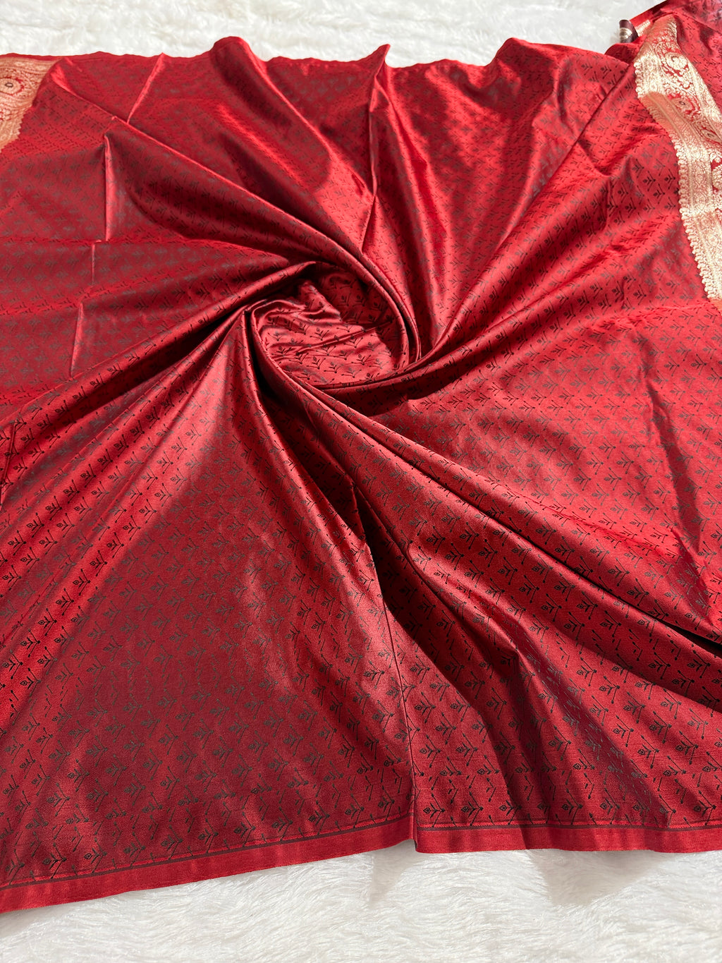 Maroon & Black Rangkaat Banarasi Mashru Silk Saree with Jacquard Woven Jaal  MKS033