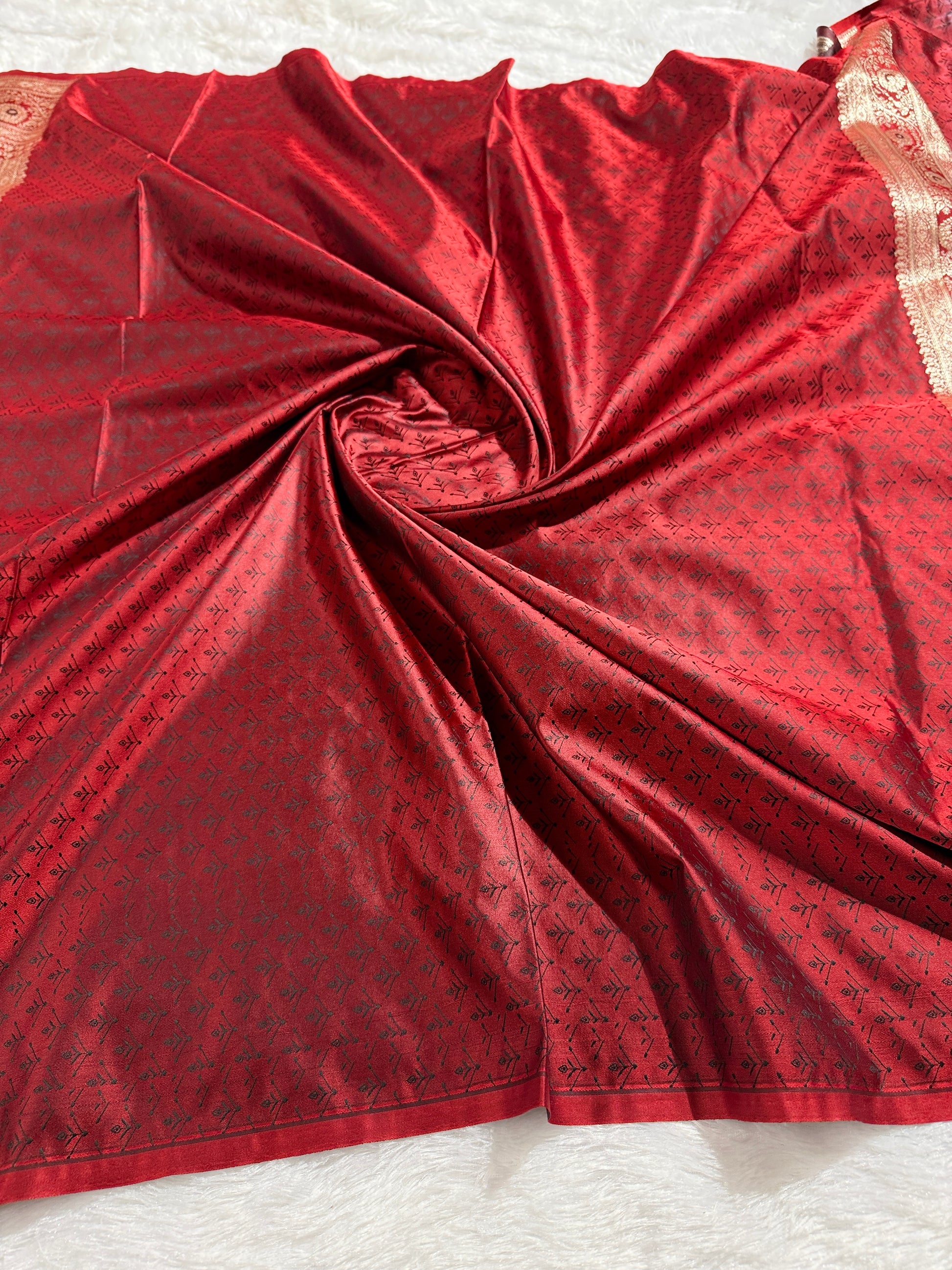 Maroon & Black Rangkaat Banarasi Mashru Silk Saree with Jacquard Woven Jaal  MKS033