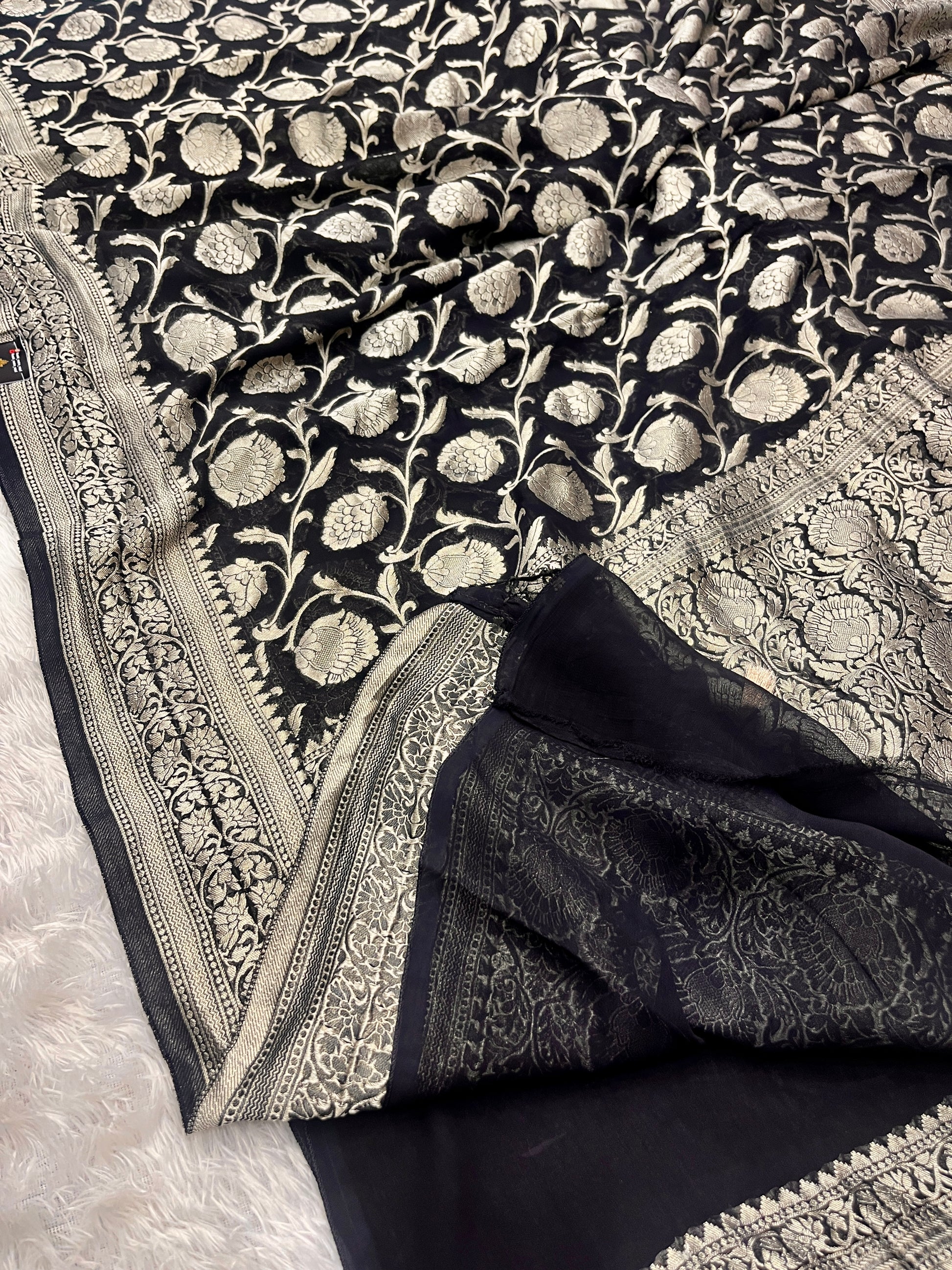 Banarsi Pure Natural Georgette Jaal Design Pattern VSG01