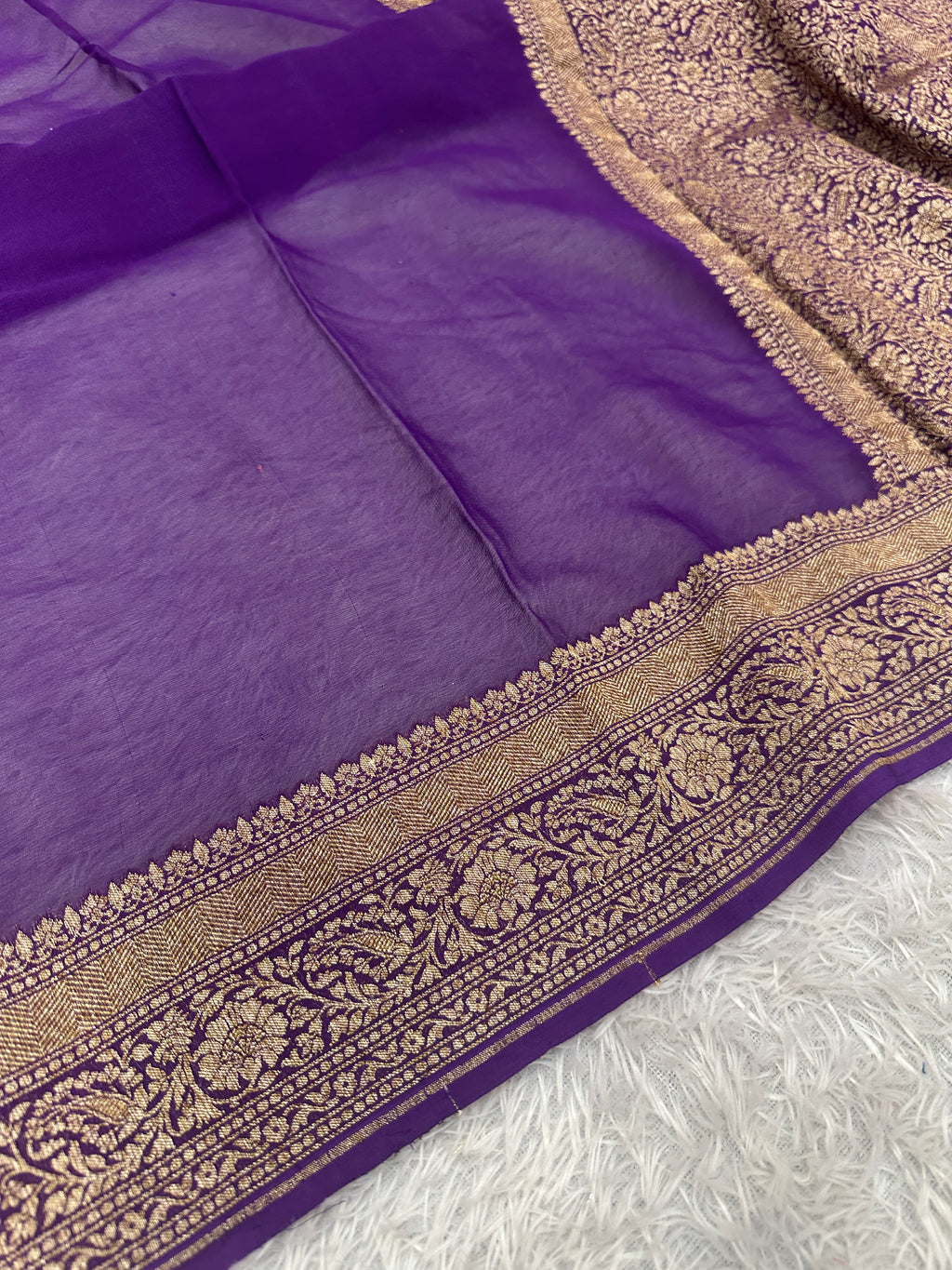 Premium Pure Silk Crepe Saree with Antique Zari Woven Border & Rich Pallu – PS31