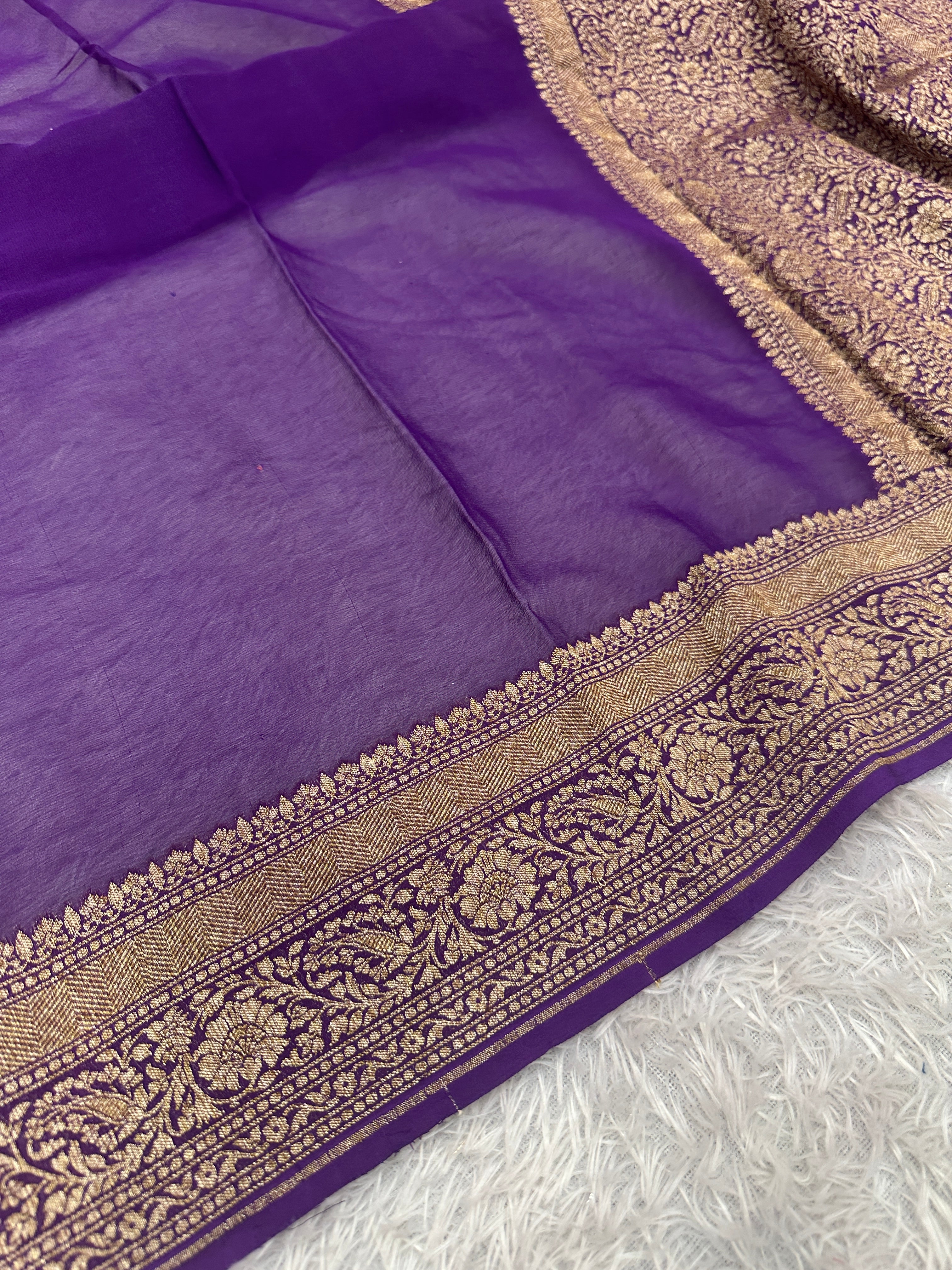 Premium Pure Silk Crepe Saree with Antique Zari Woven Border & Rich Pallu – PS31