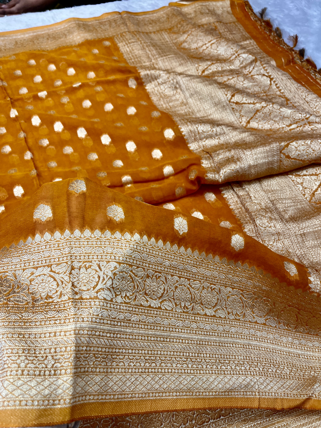 Banarsi Pure Natural Georgette Little flower Buti  Design VSG07