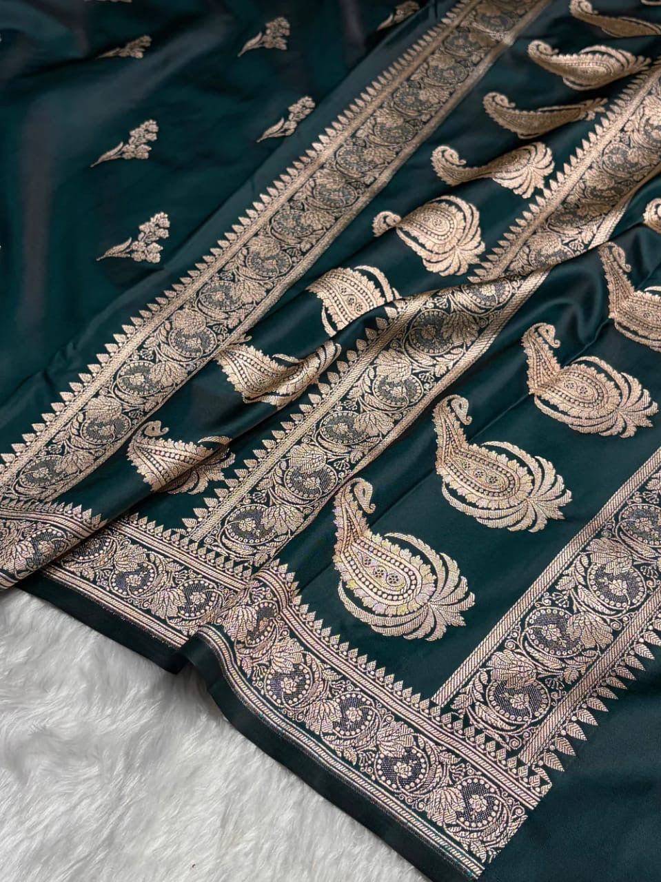 Banarasi Mashru Kataan Silk Saree Featuring Kyari Buta Woven Design with Rich Zari Pallu – MKS413