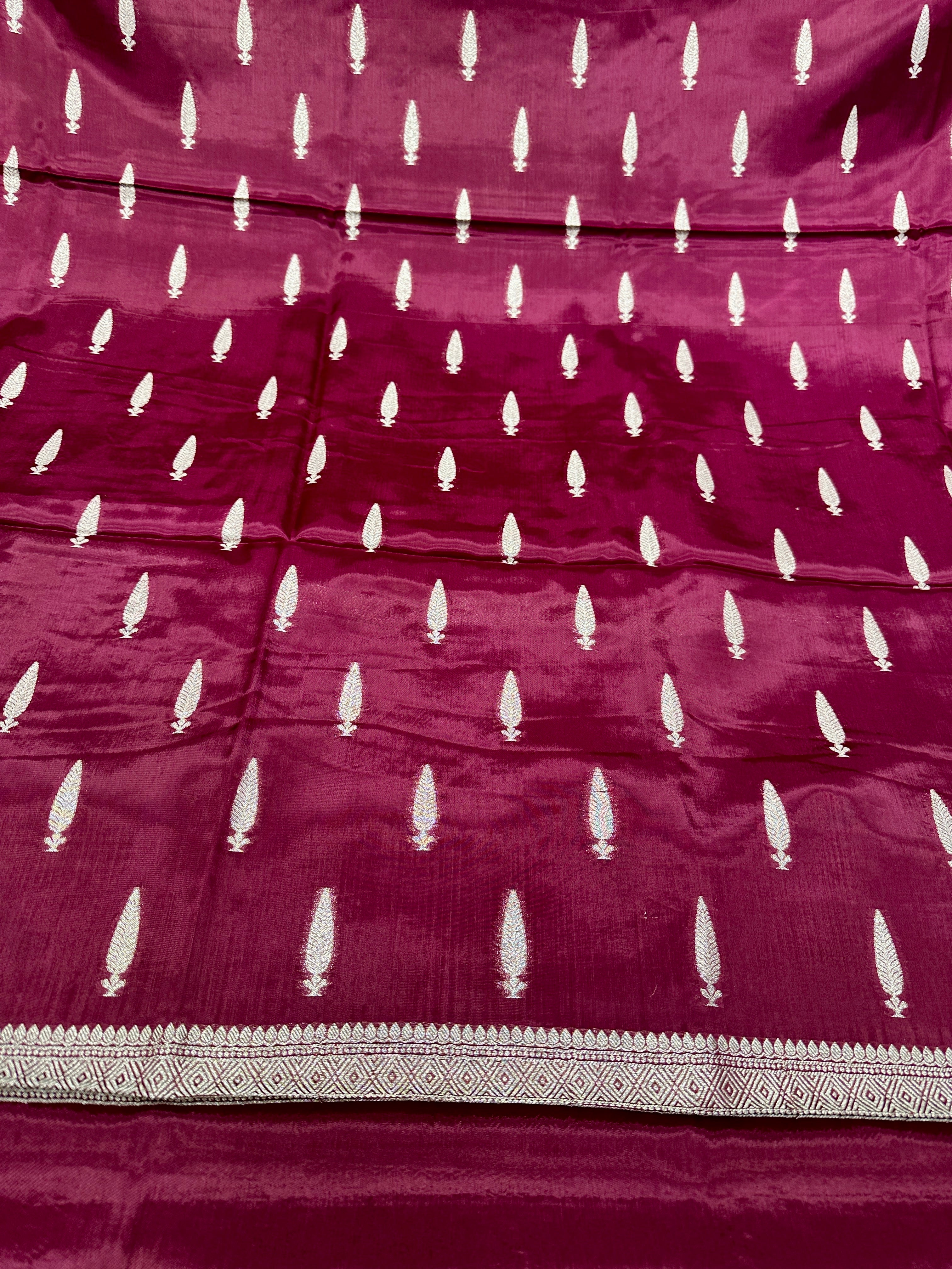 ✨ Banarasi Jacquard Gap Buti HO Silk 3-Piece Unstitched Dress Material MSS19