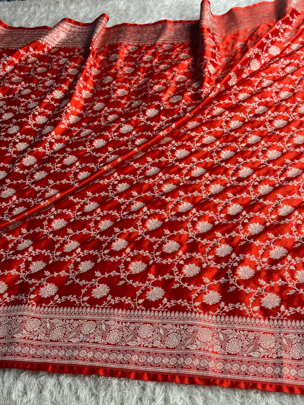 Red Mashru Kataan Silk Banarasi Saree with Meenakari Zari Jaal Design | MKS745