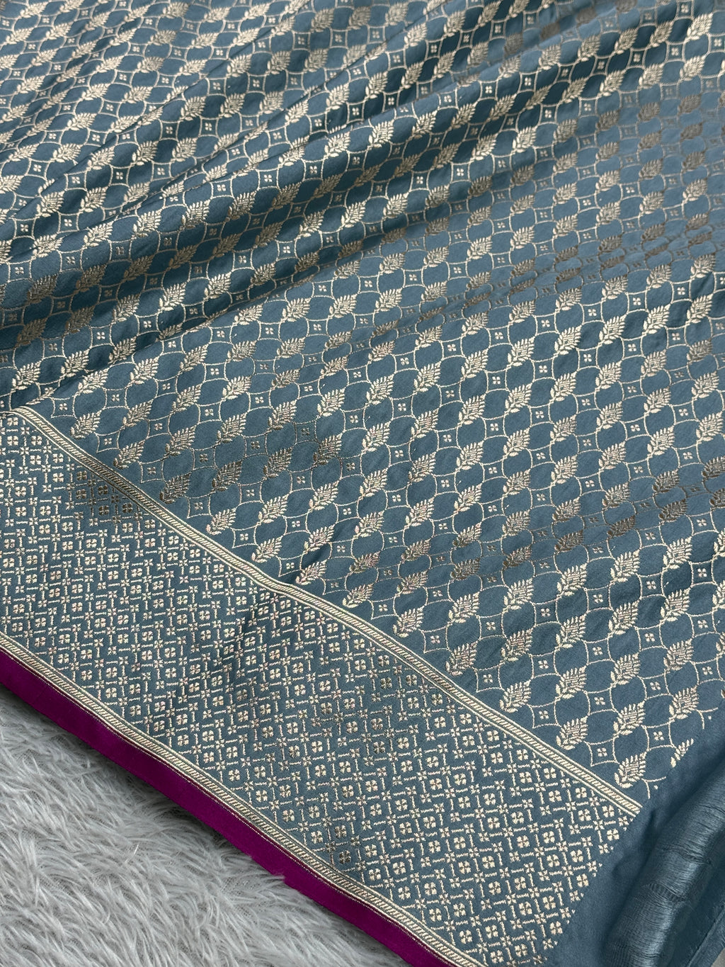 Grey Mashru Kataan Silk Banarasi Saree – Zari Woven Border & Rich Pallu MKS511