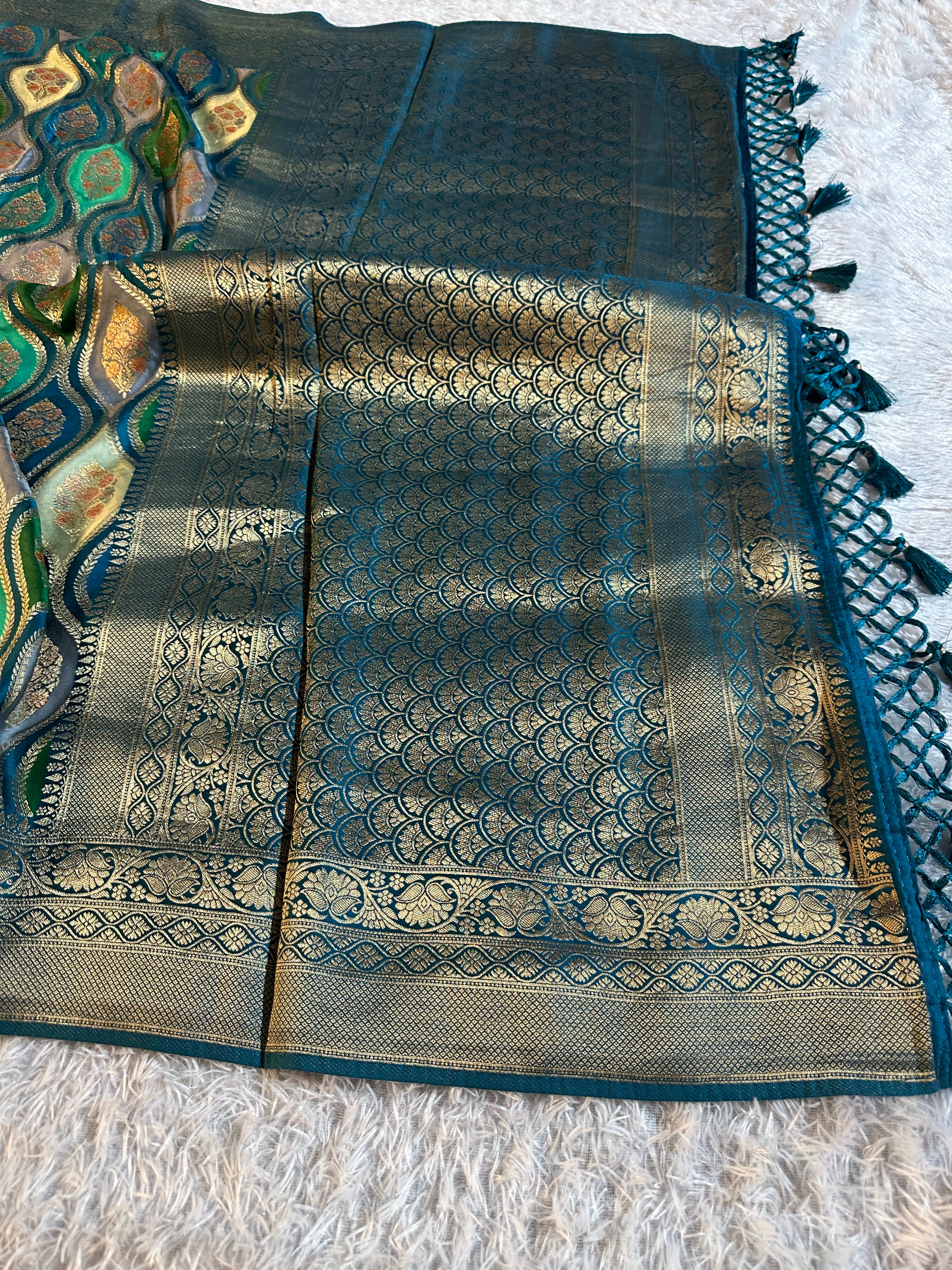 Multicolour Rangkaat