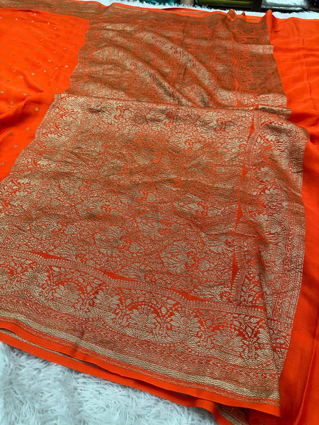 Luxury Pure Silk Crepe Saree with All Over Antique Buta Weaving, Rich Zari Border & Pallu – PS33
