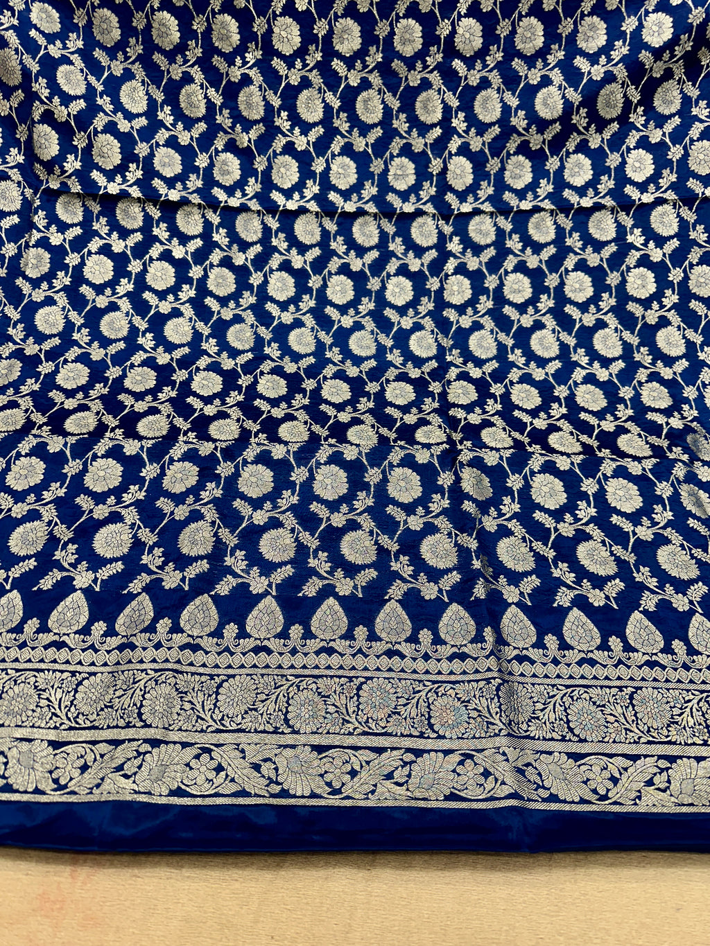 ✨ Banarasi Jacquard Gap Buti HO Silk 3-Piece Unstitched Dress Material MSS23