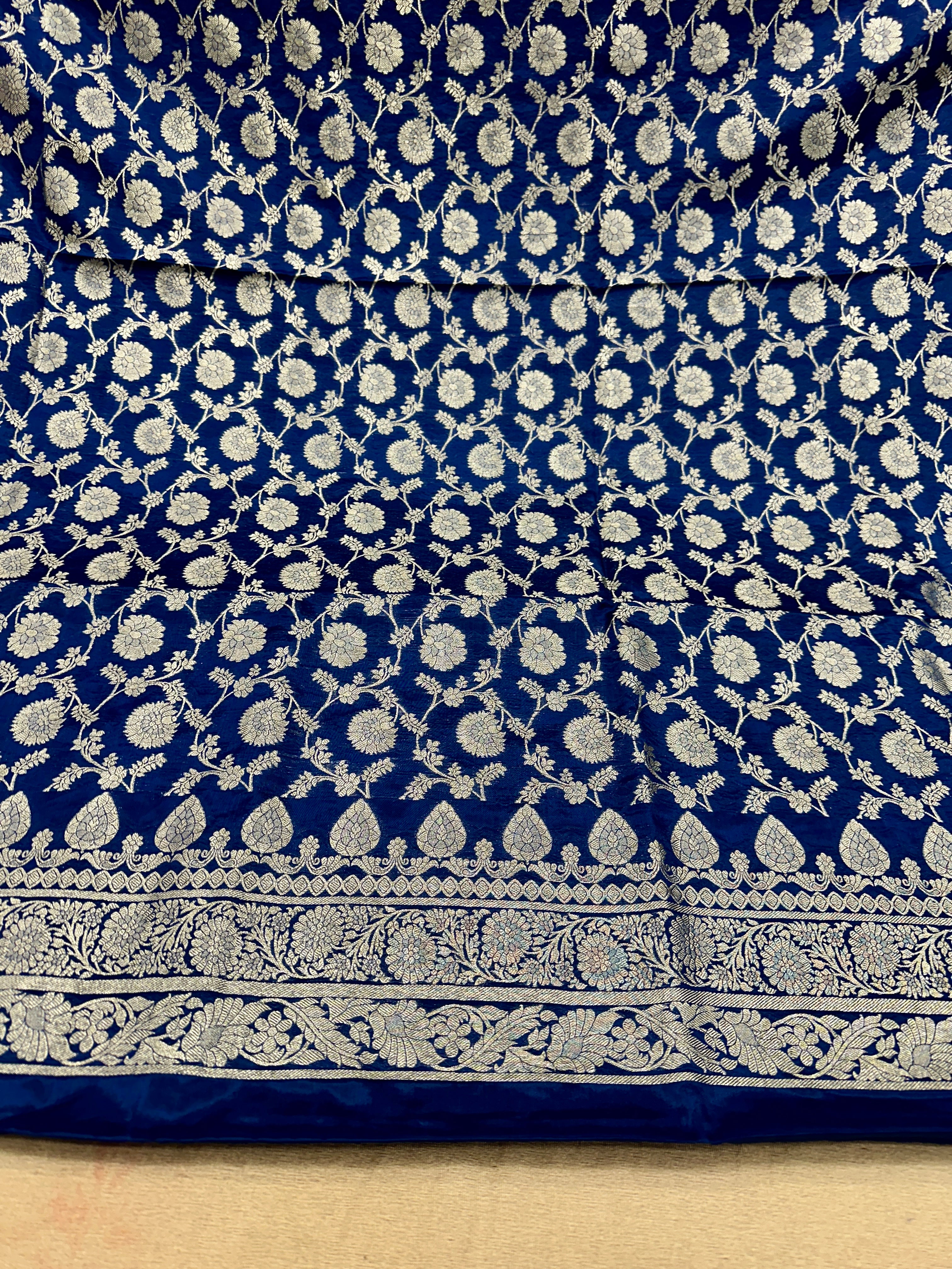 ✨ Banarasi Jacquard Gap Buti HO Silk 3-Piece Unstitched Dress Material MSS23