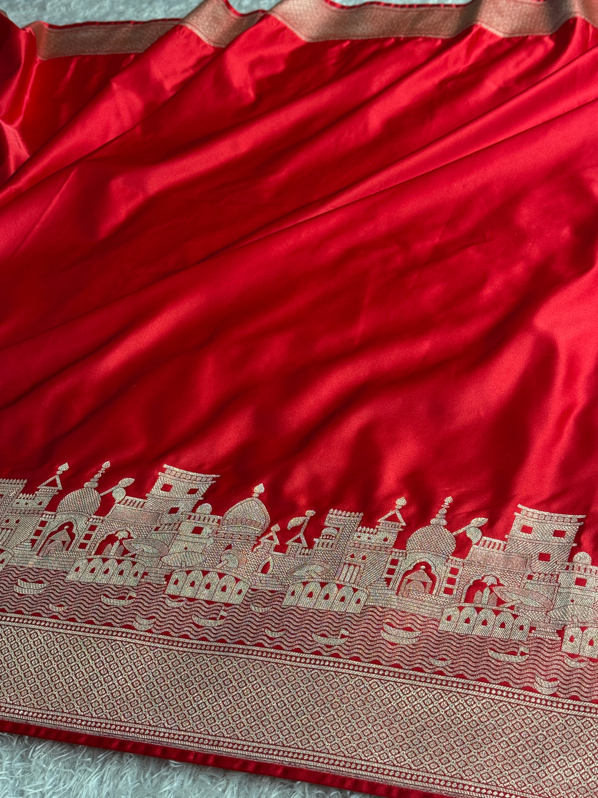 Red Ghat Silk Saree with Rich Zari Woven Pallu & Zari Border – MKS817