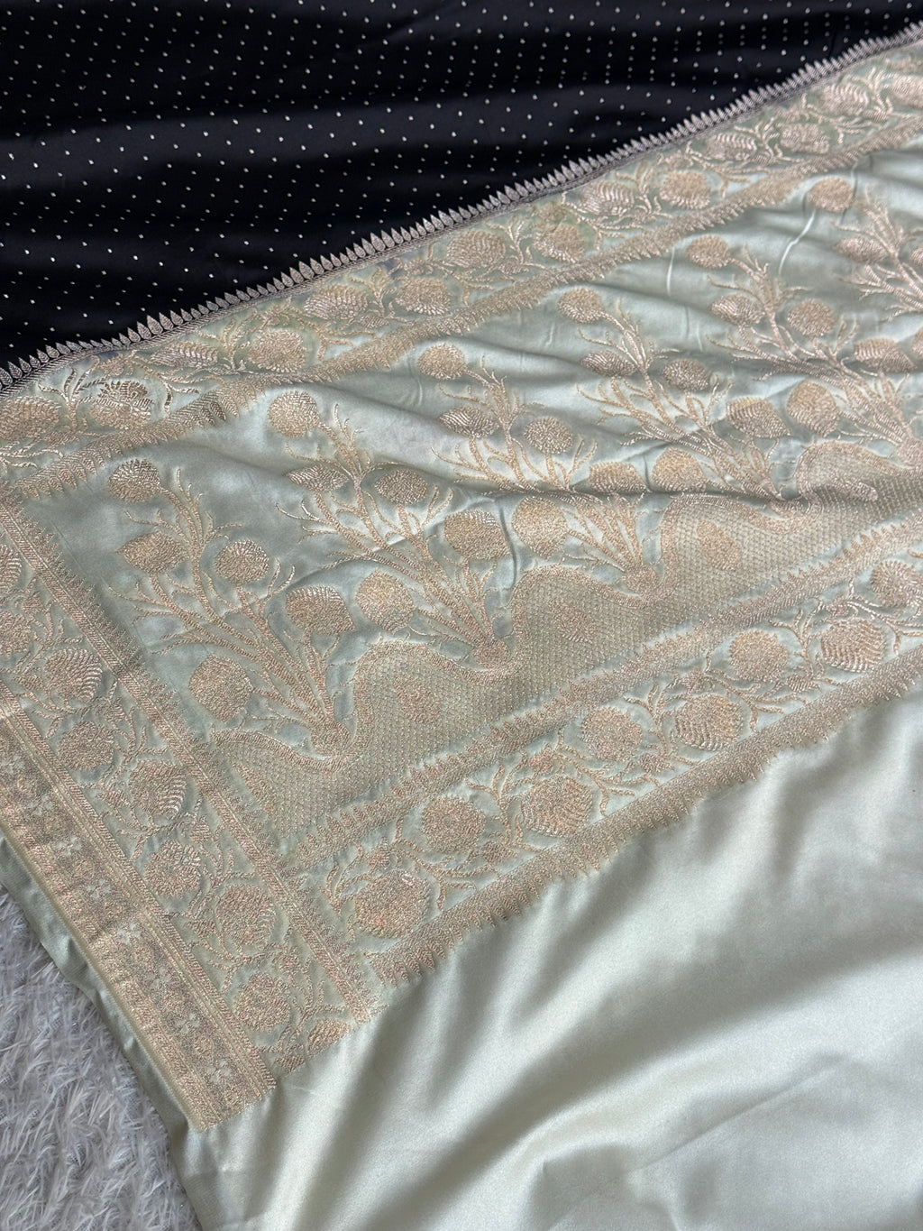 Black & Beige Chunri Zari Woven Saree with Rich Pallu – MKS832