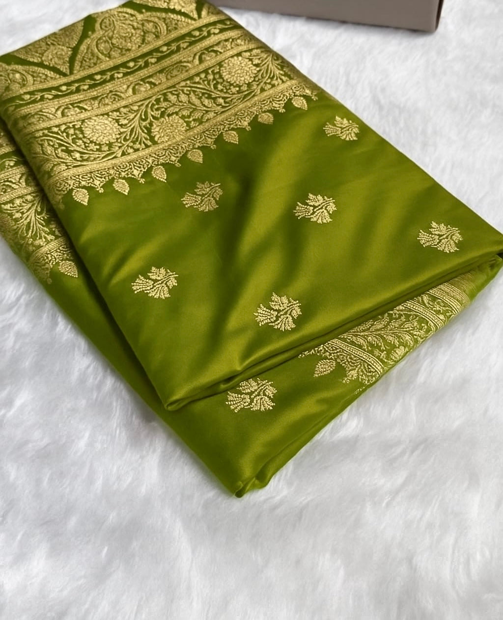 Banarasi Mashru Kataan Silk Saree Featuring Fancy Buta Pattern with Ikkat Border & Zari Pallu – MKS408