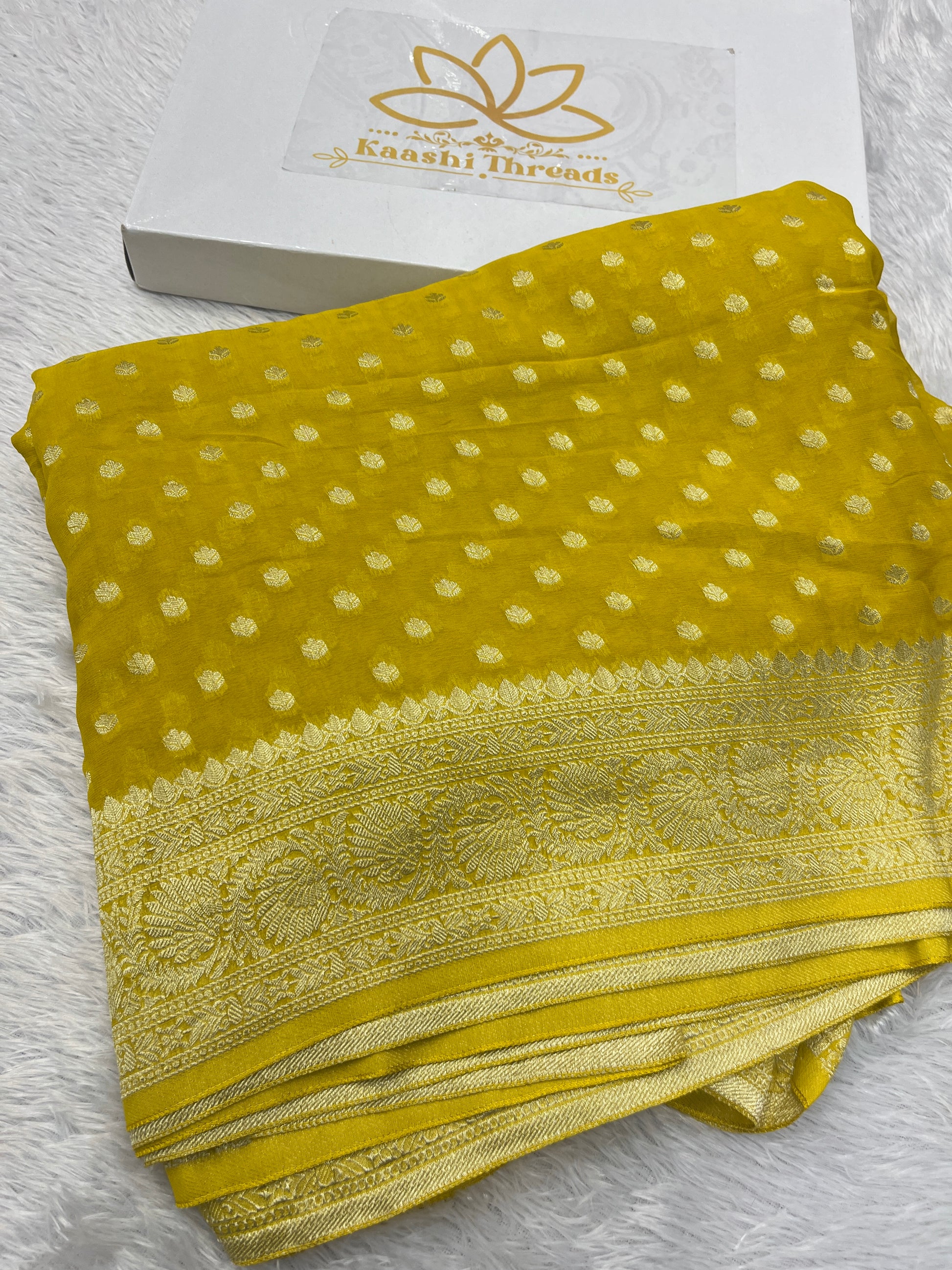 Banarsi Pure Natural Georgette Four flower Buti Design VSG02