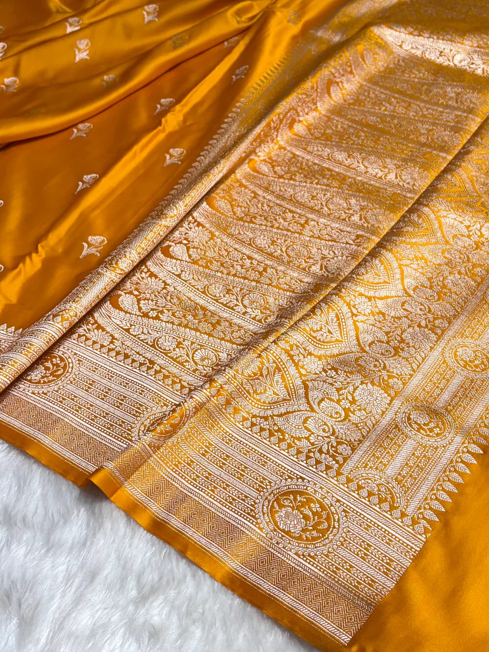 ✨ Mashru Kataan Silk Saree with Buta Woven Pattern, Ikkat Border & Rich Zari Pallu MKS407