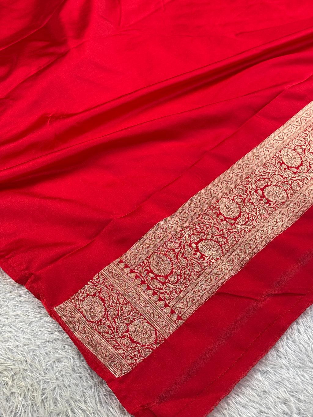 Classic Red Banarasi Mashru Silk Saree with Traditional Zari Buta – MKS402