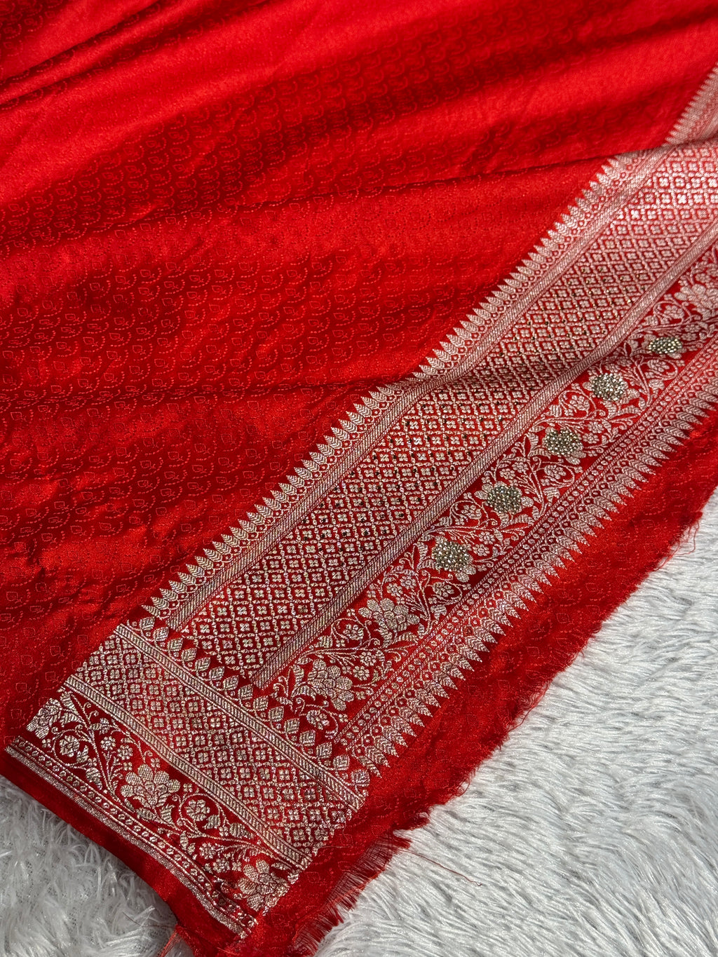 Pure Red Mashru Kataan Silk Banarasi Saree with Handwork & Diamond Work – MKS728
