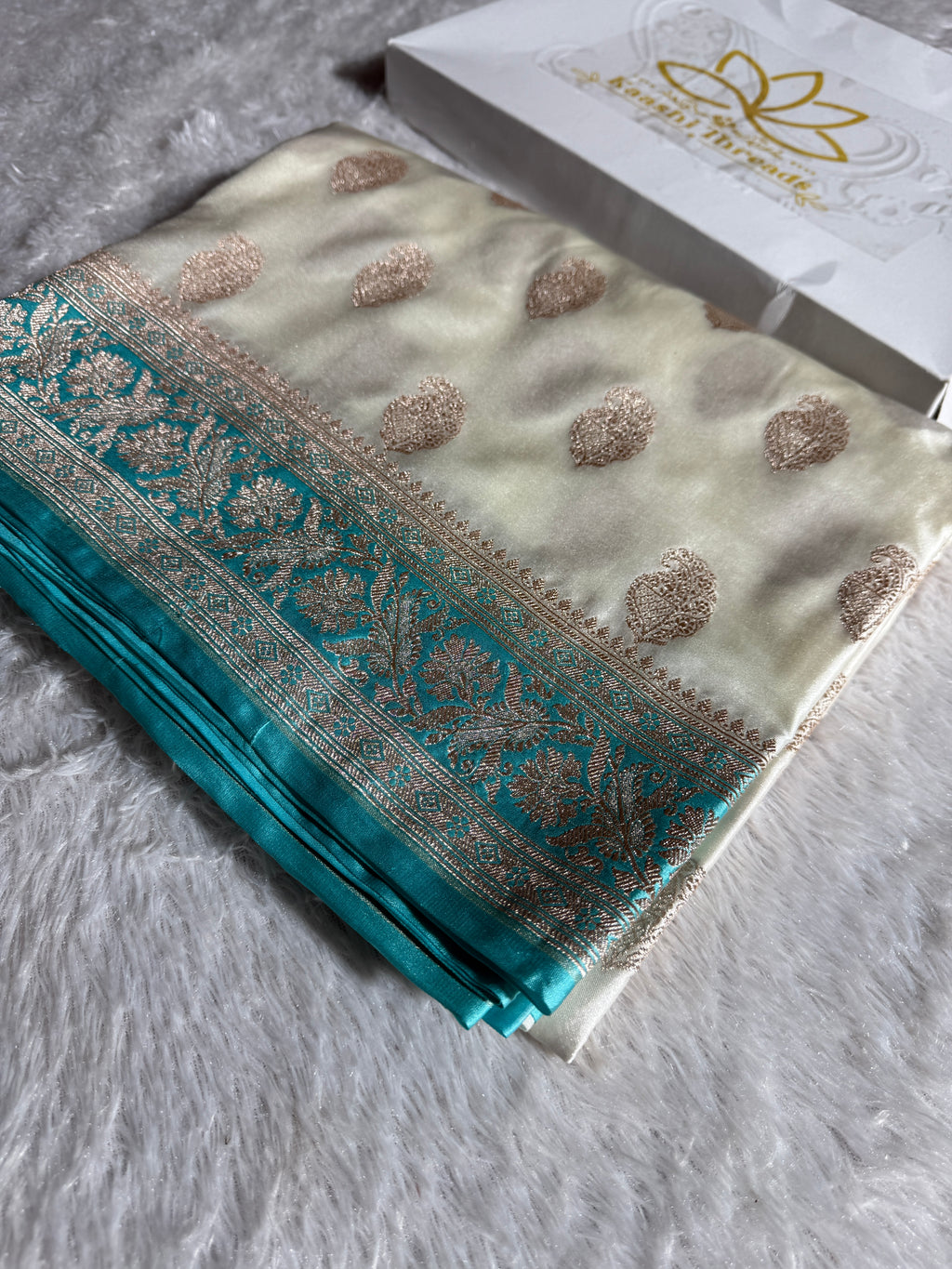 Mashru Kataan Silk Saree in Contrast Color MSK076