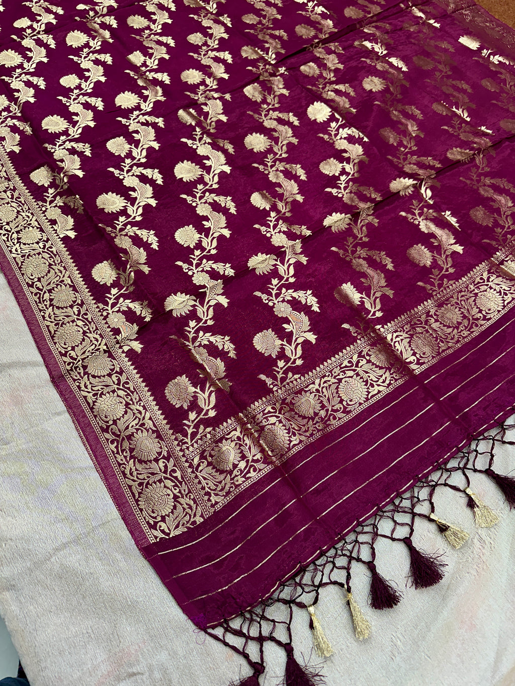 ✨ Banarasi Jacquard Gap Buti HO Silk 3-Piece Unstitched Dress Material MSS26