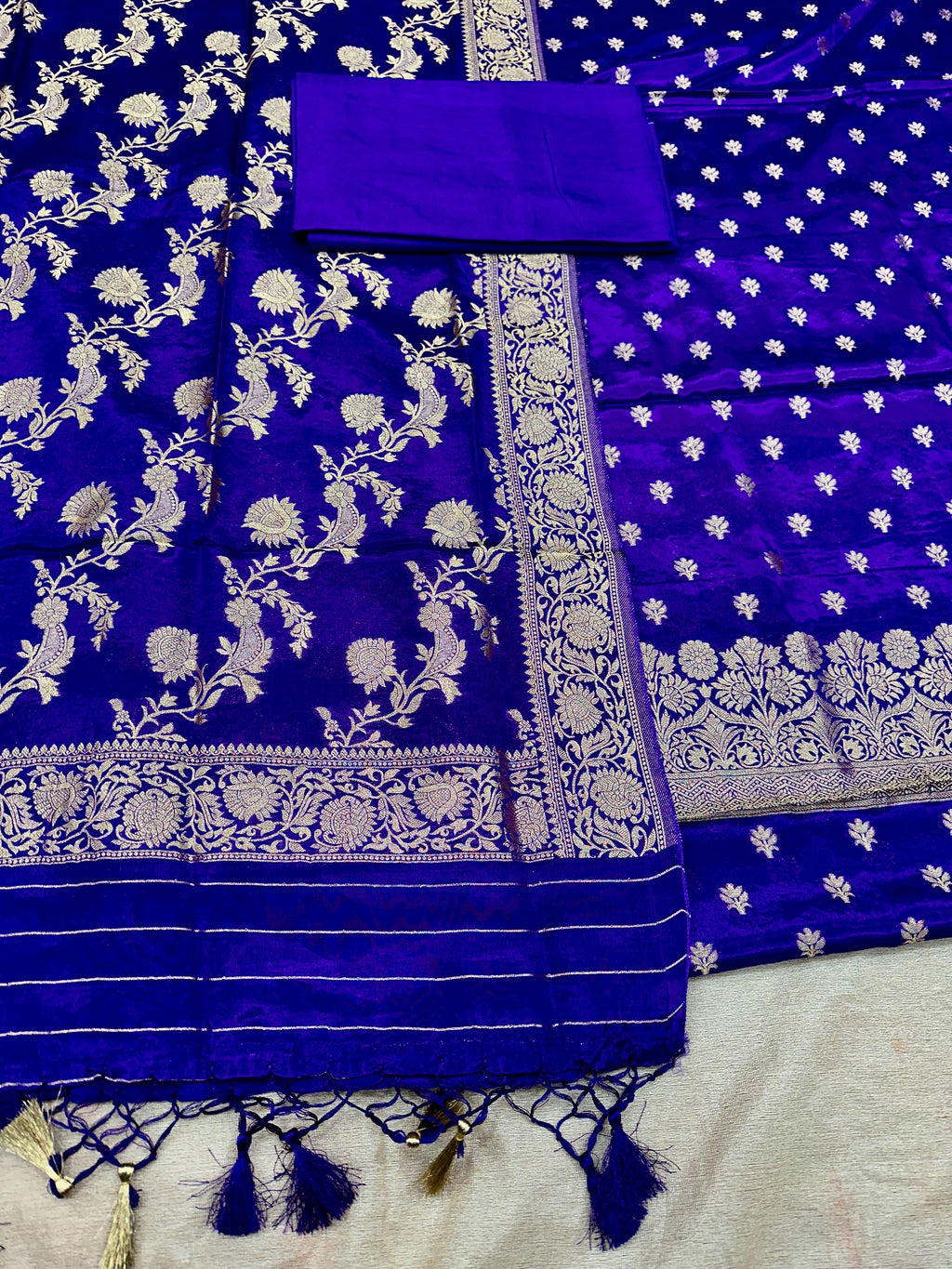 ✨ Banarasi Jacquard Gap Buti HO Silk 3-Piece Unstitched Dress Material MSS26