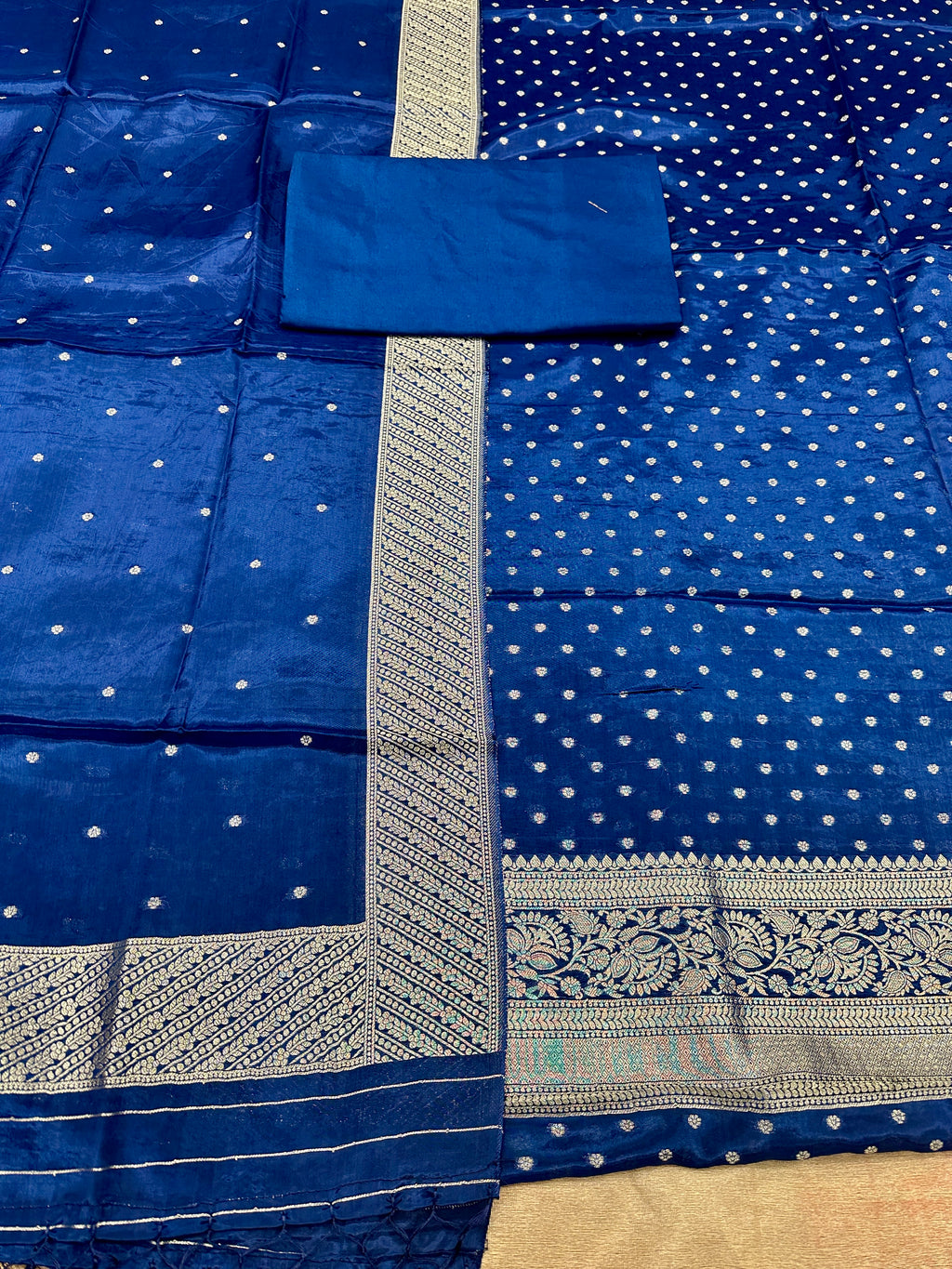 ✨ Banarasi Jacquard Gap Buti HO Silk 3-Piece Unstitched Dress Material MSS22