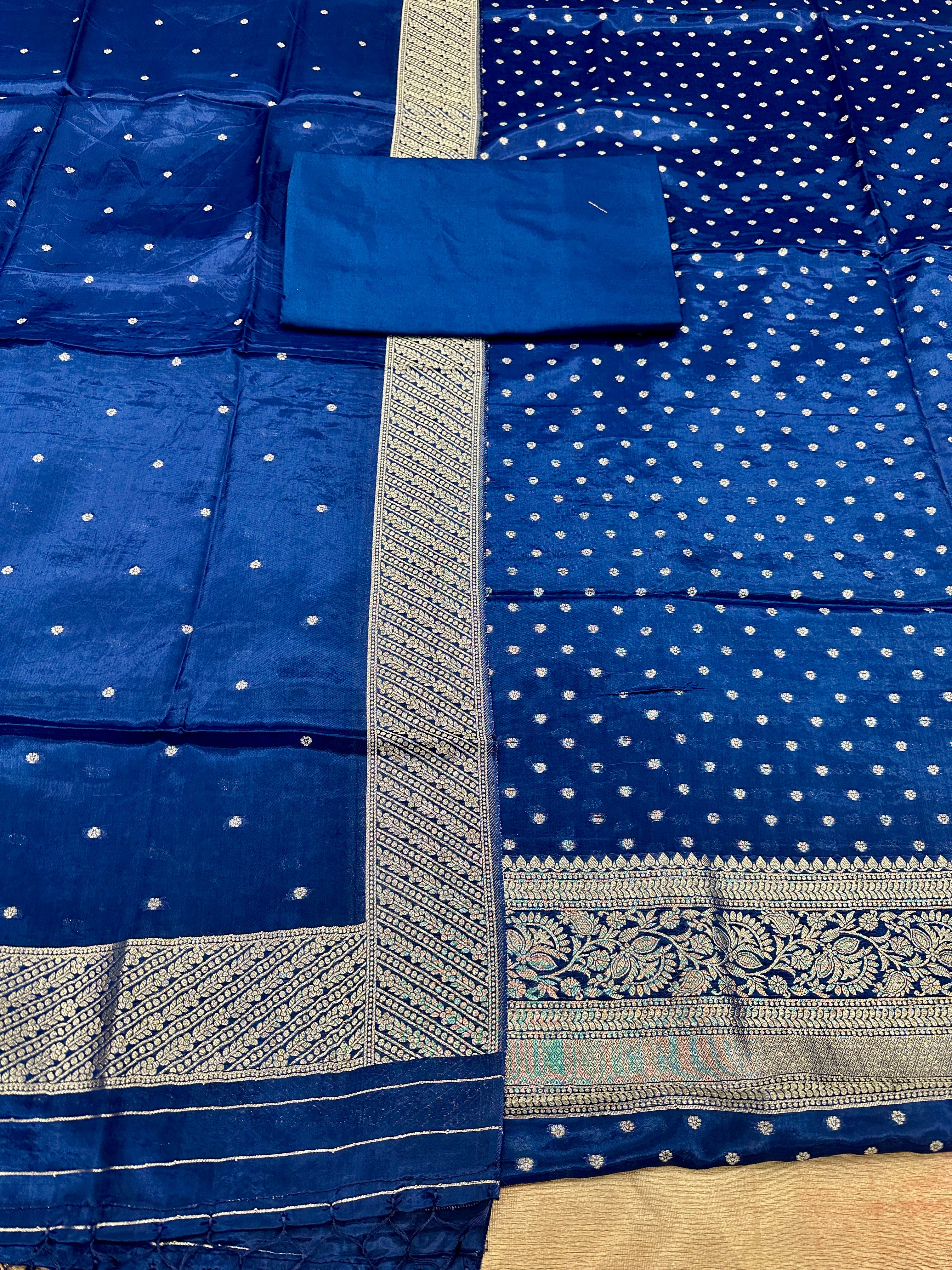 ✨ Banarasi Jacquard Gap Buti HO Silk 3-Piece Unstitched Dress Material MSS22