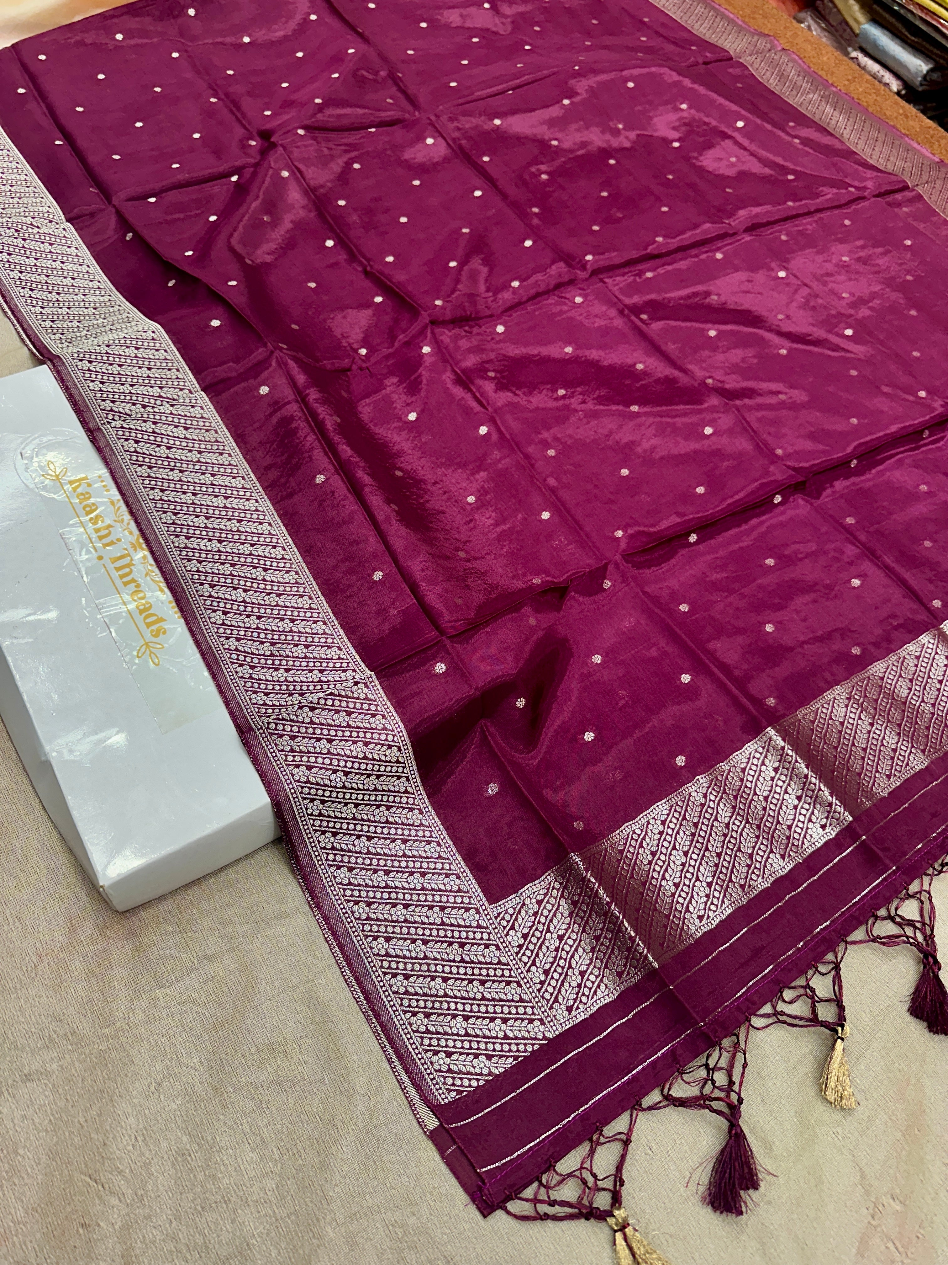 ✨ Banarasi Jacquard Gap Buti HO Silk 3-Piece Unstitched Dress Material MSS22