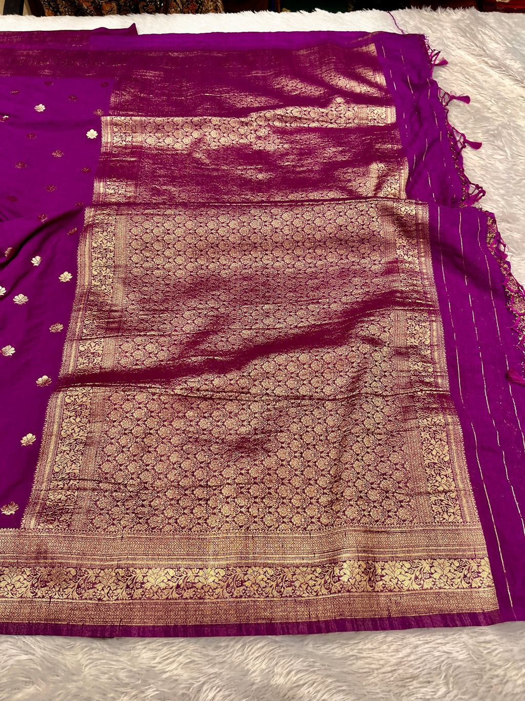 Raw Silk Magenta Color Buti Saree RS001