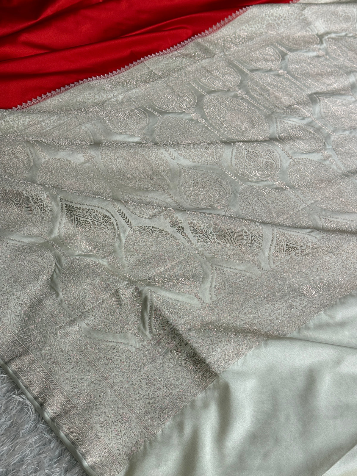 Red & Cream Mashru Kataan Silk Saree with Woven Border, Rich Zari Pallu & Plain Blouse MKS799