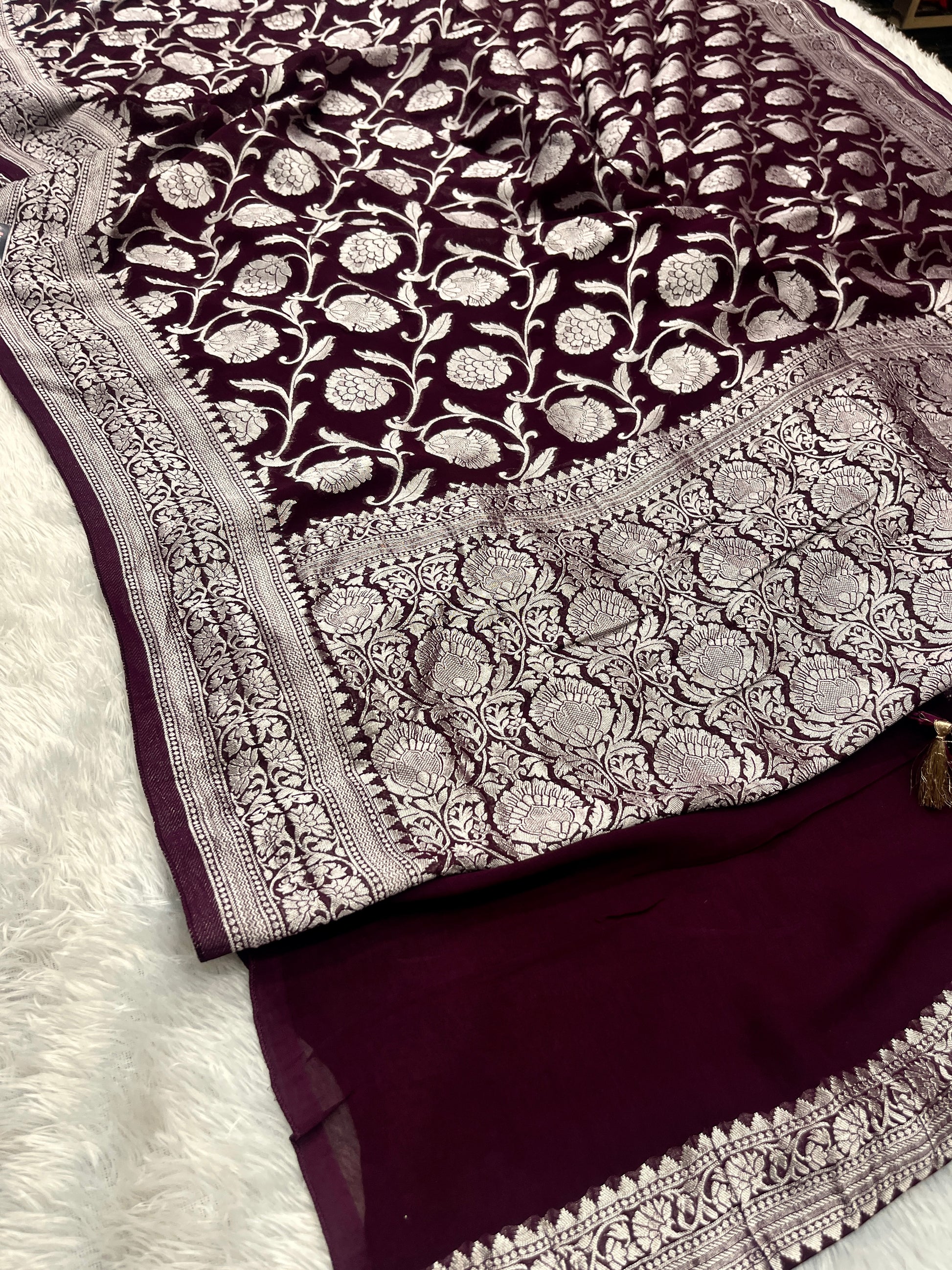 Banarsi Pure Natural Georgette Jaal Design Pattern VSG01