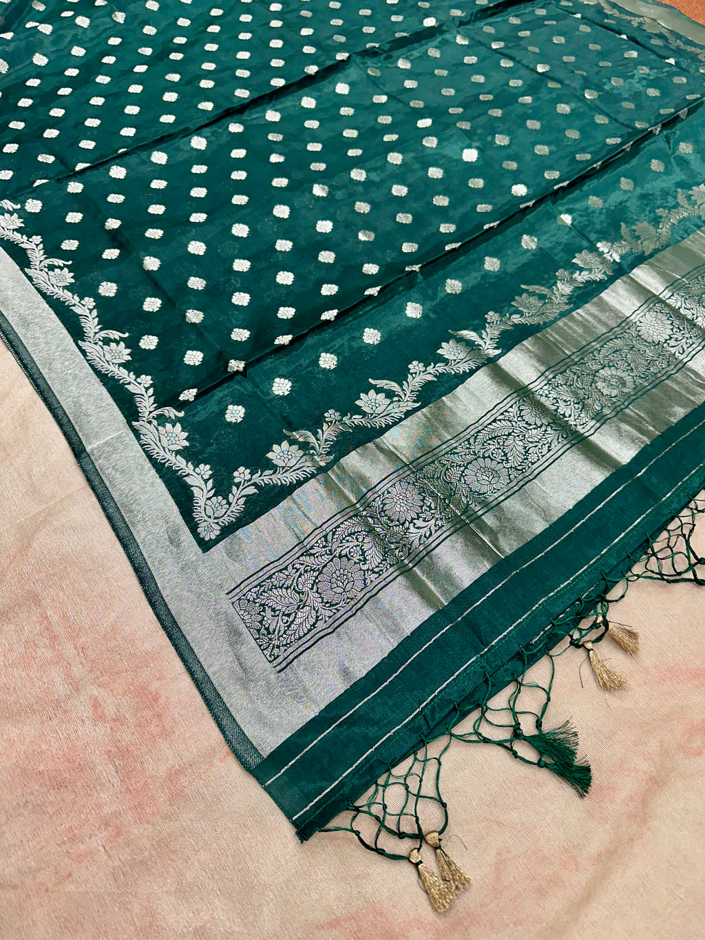 ✨ Banarasi Jacquard Gap Buti HO Silk 3-Piece Unstitched Dress Material MSS20