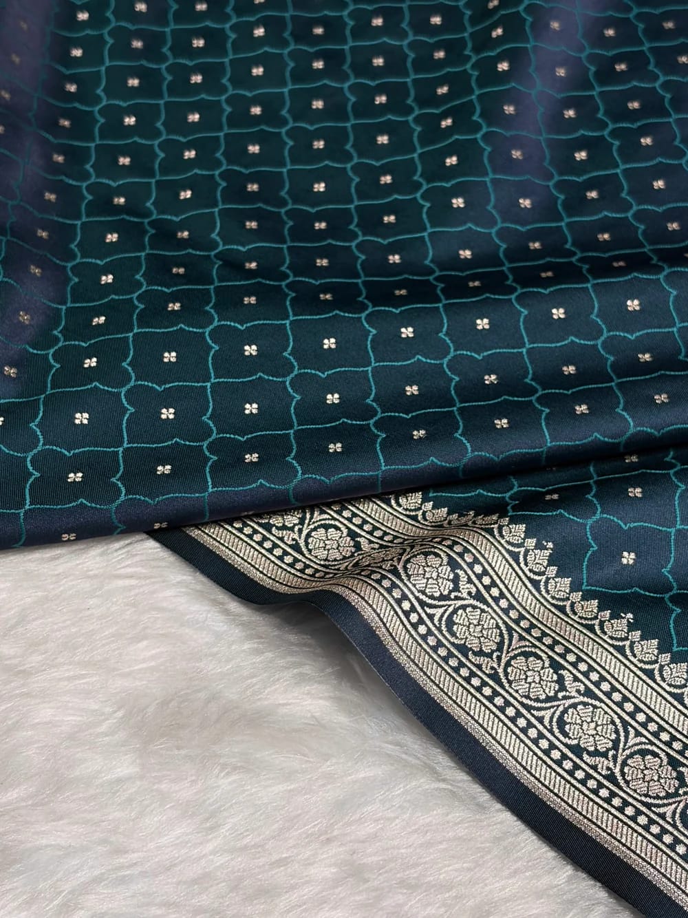 ✨ Mashru Kataan Silk Saree with Tanchoi Woven Pattern, Zari Border & Rich Zari Pallu MKS416