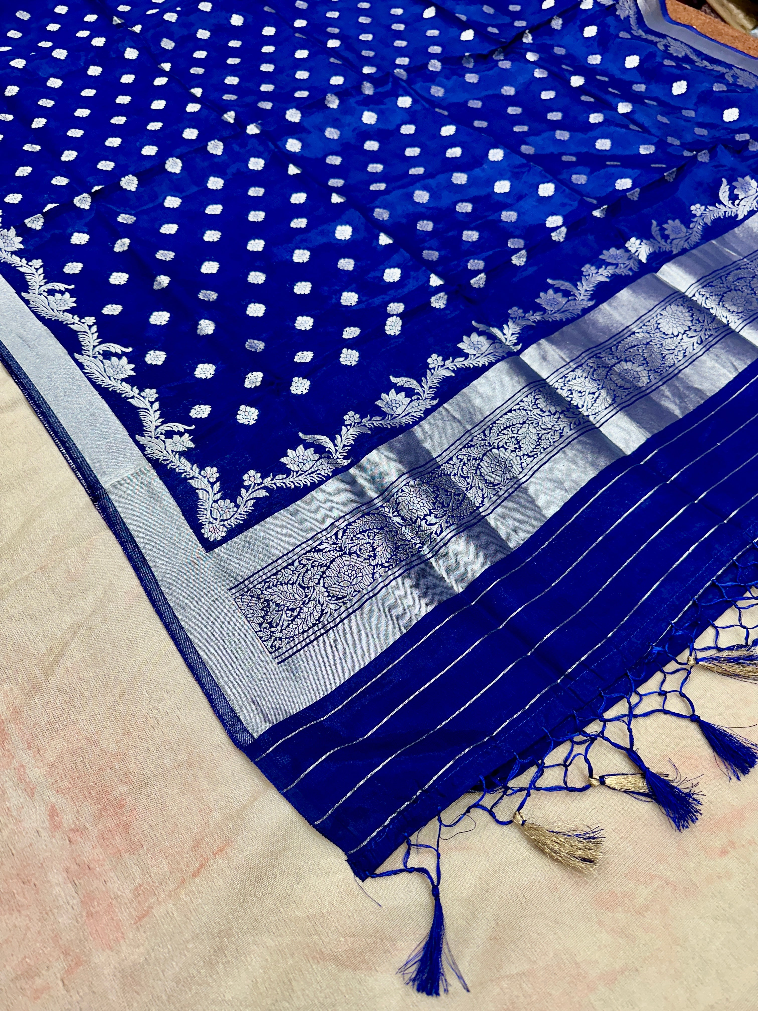✨ Banarasi Jacquard Gap Buti HO Silk 3-Piece Unstitched Dress Material MSS20