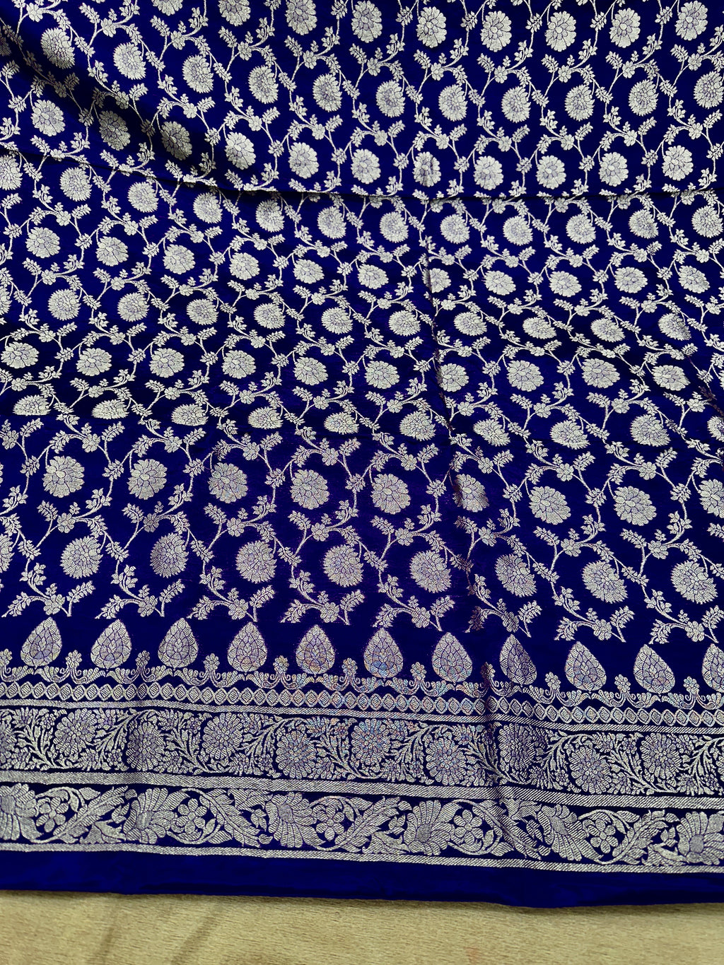 ✨ Banarasi Jacquard Gap Buti HO Silk 3-Piece Unstitched Dress Material MSS23