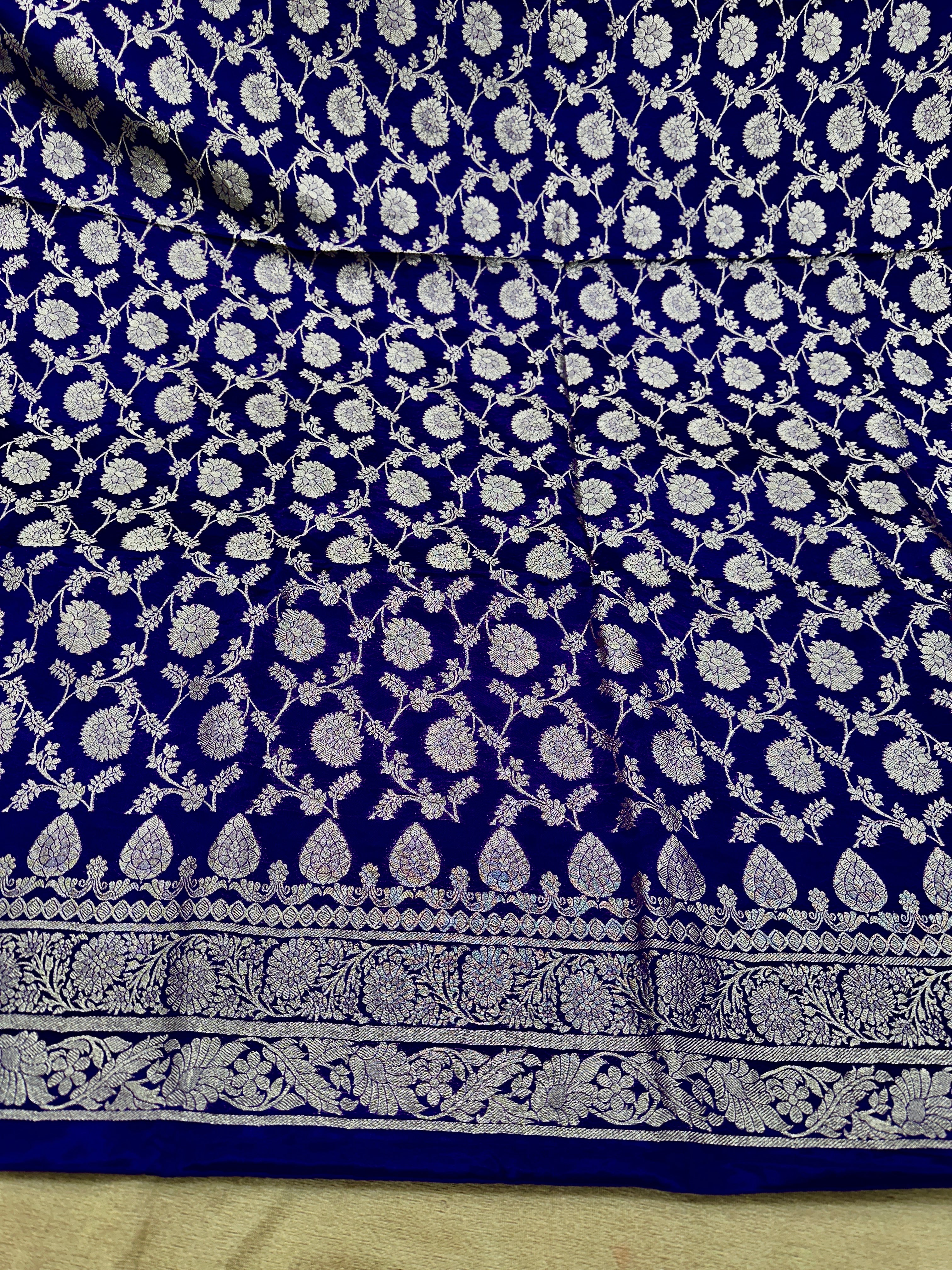 ✨ Banarasi Jacquard Gap Buti HO Silk 3-Piece Unstitched Dress Material MSS23