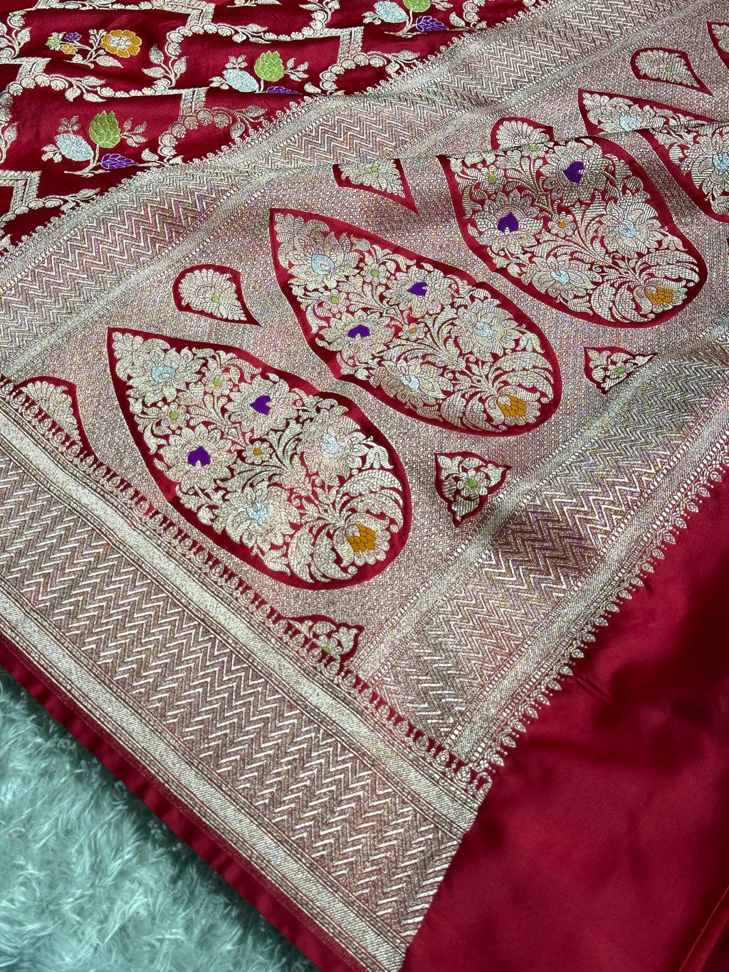 Cherish Red Mashru Kataan Silk Saree with Meenakari Jaal Woven Design & Rich Zari Pallu | MKS621