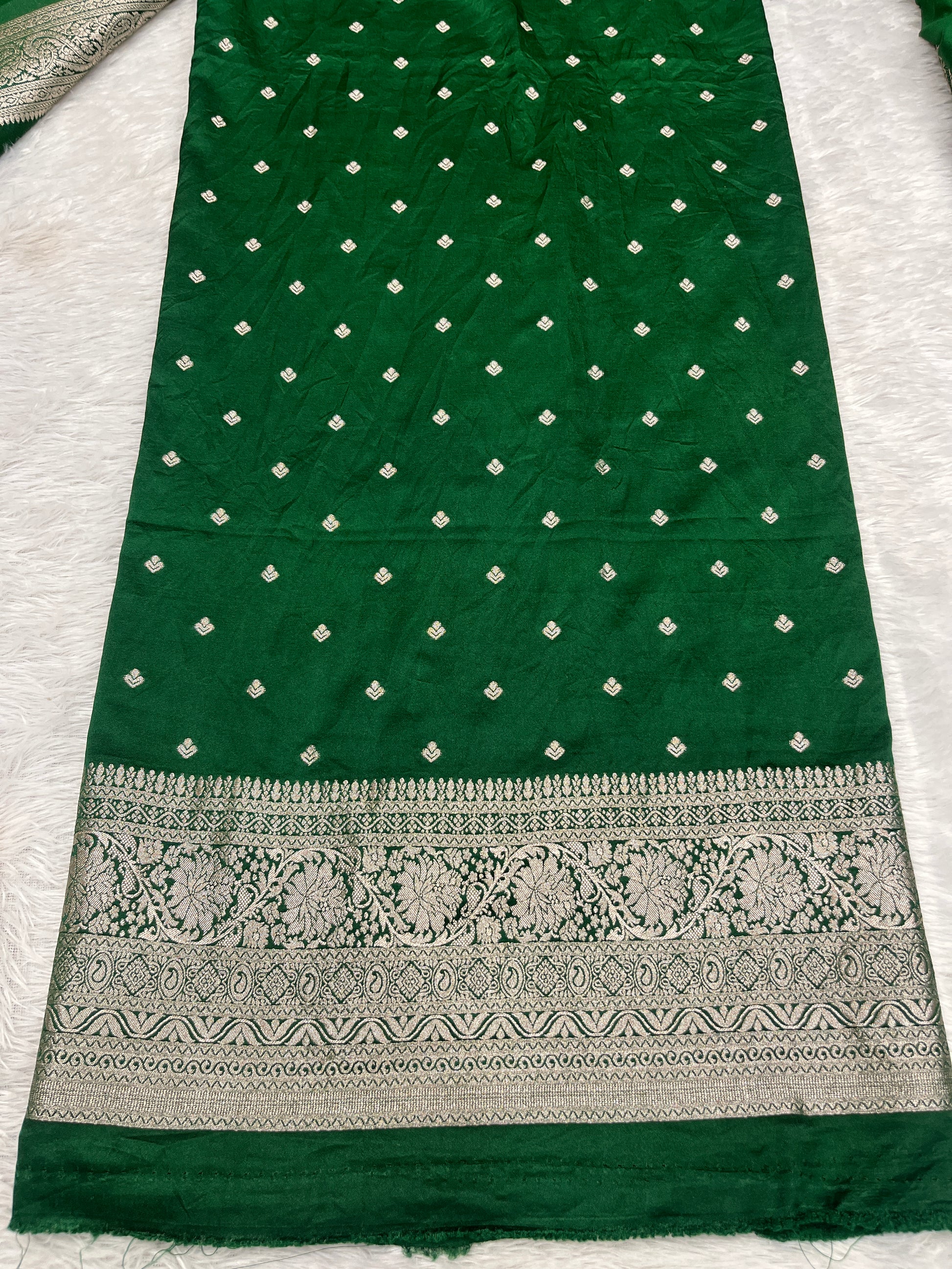 Mashru kataan Buti Suit MSS002