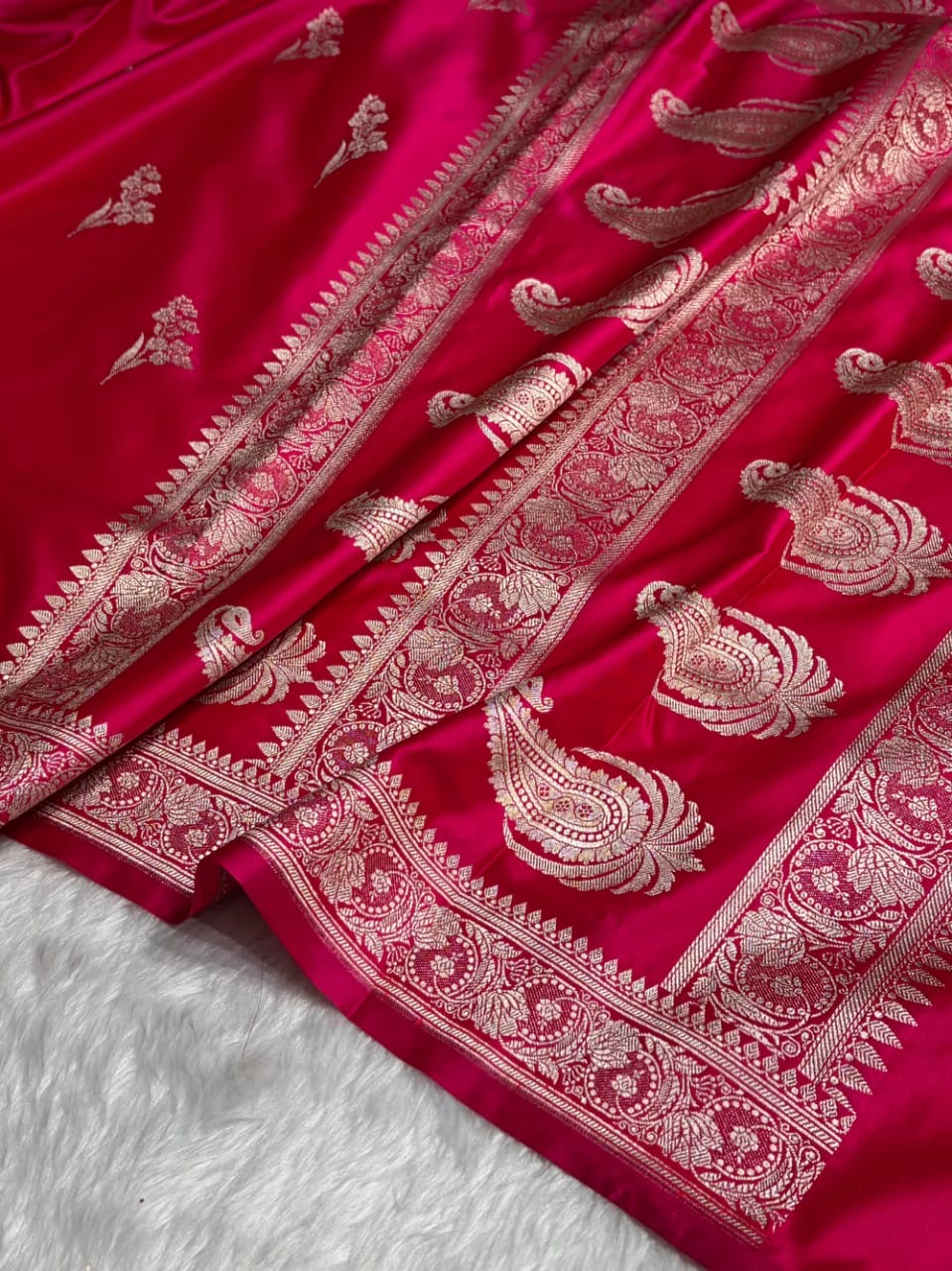 Banarasi Mashru Kataan Silk Saree Featuring Kyari Buta Woven Design with Rich Zari Pallu – MKS413