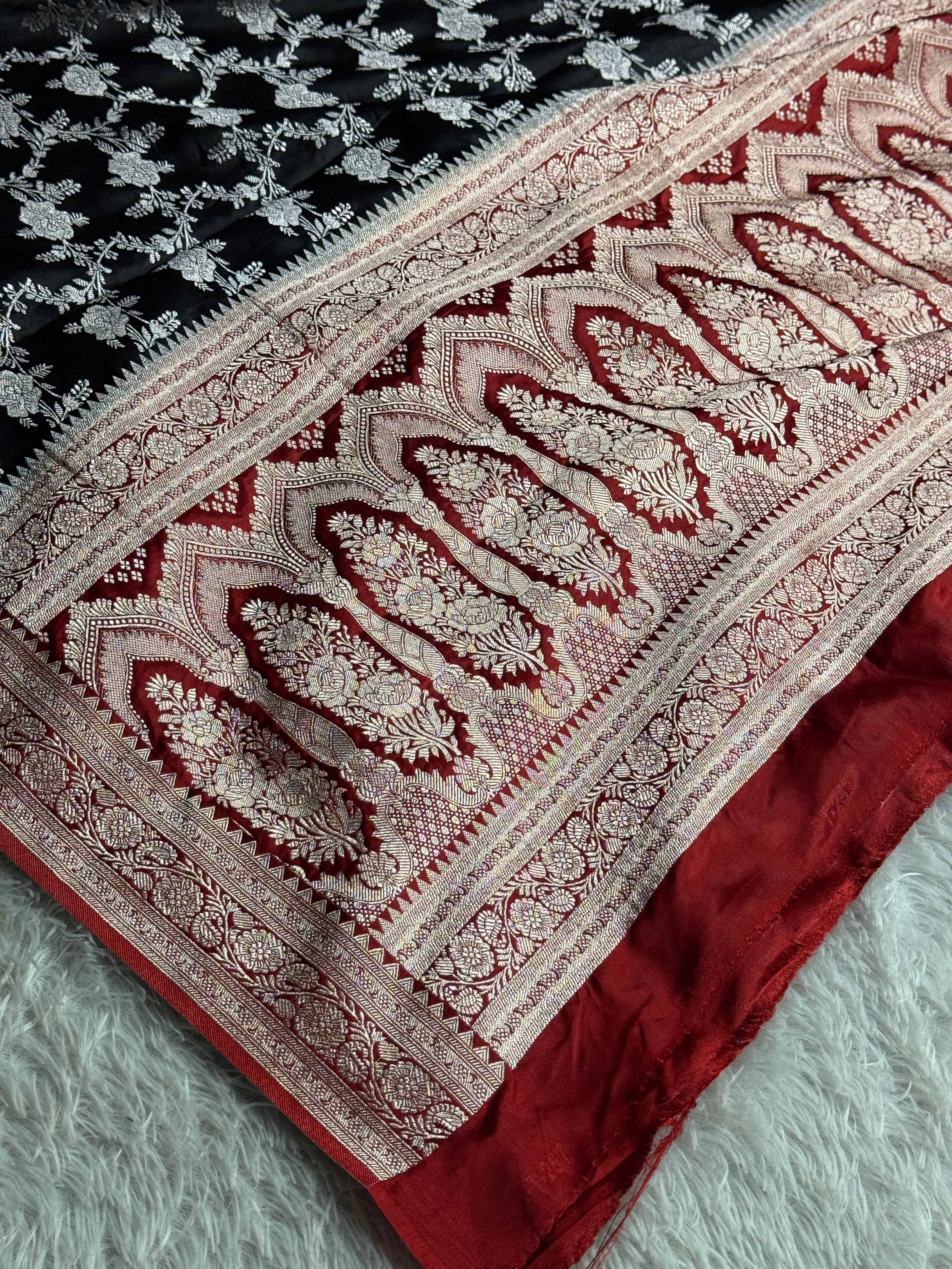 Premium Mashru Silk Contrast Saree with Jaal Woven Design & Rich Zari Pallu – Festive Wear | MKS627