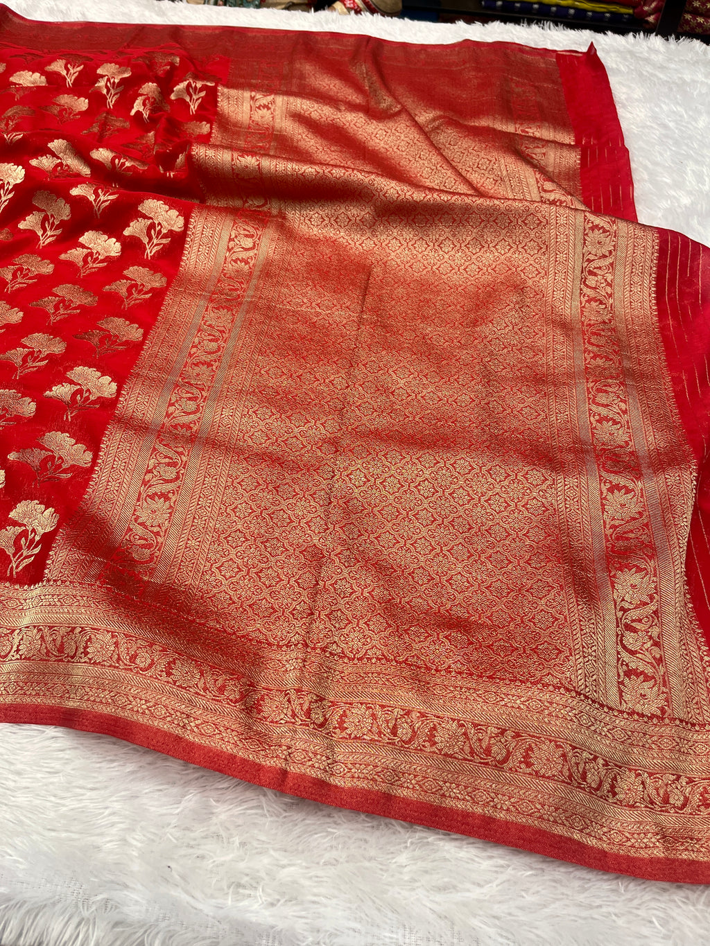 Chinon Silk Dual Flower Design Red  Color Saree CN05