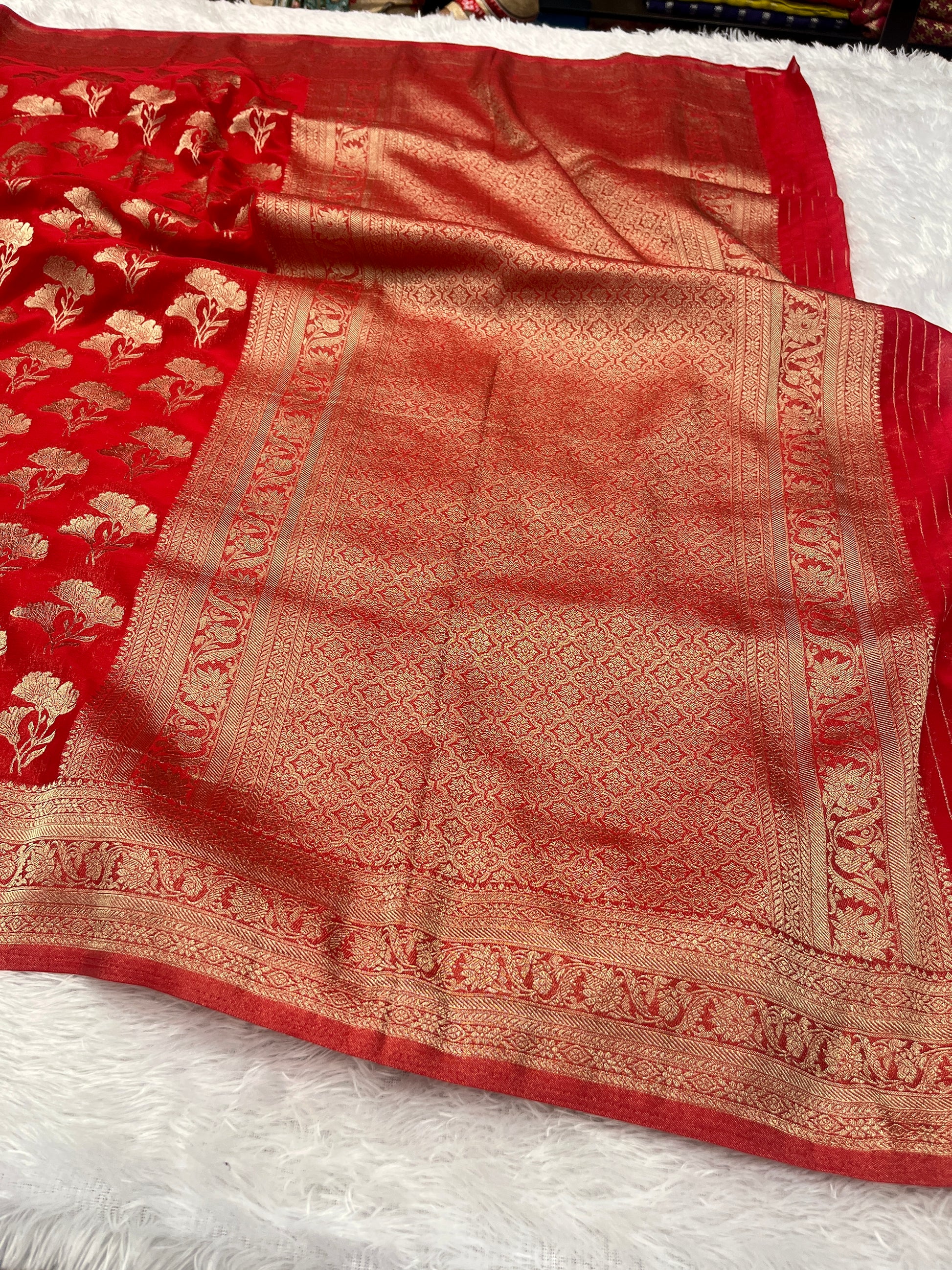 Chinon Silk Dual Flower Design Red  Color Saree CN05