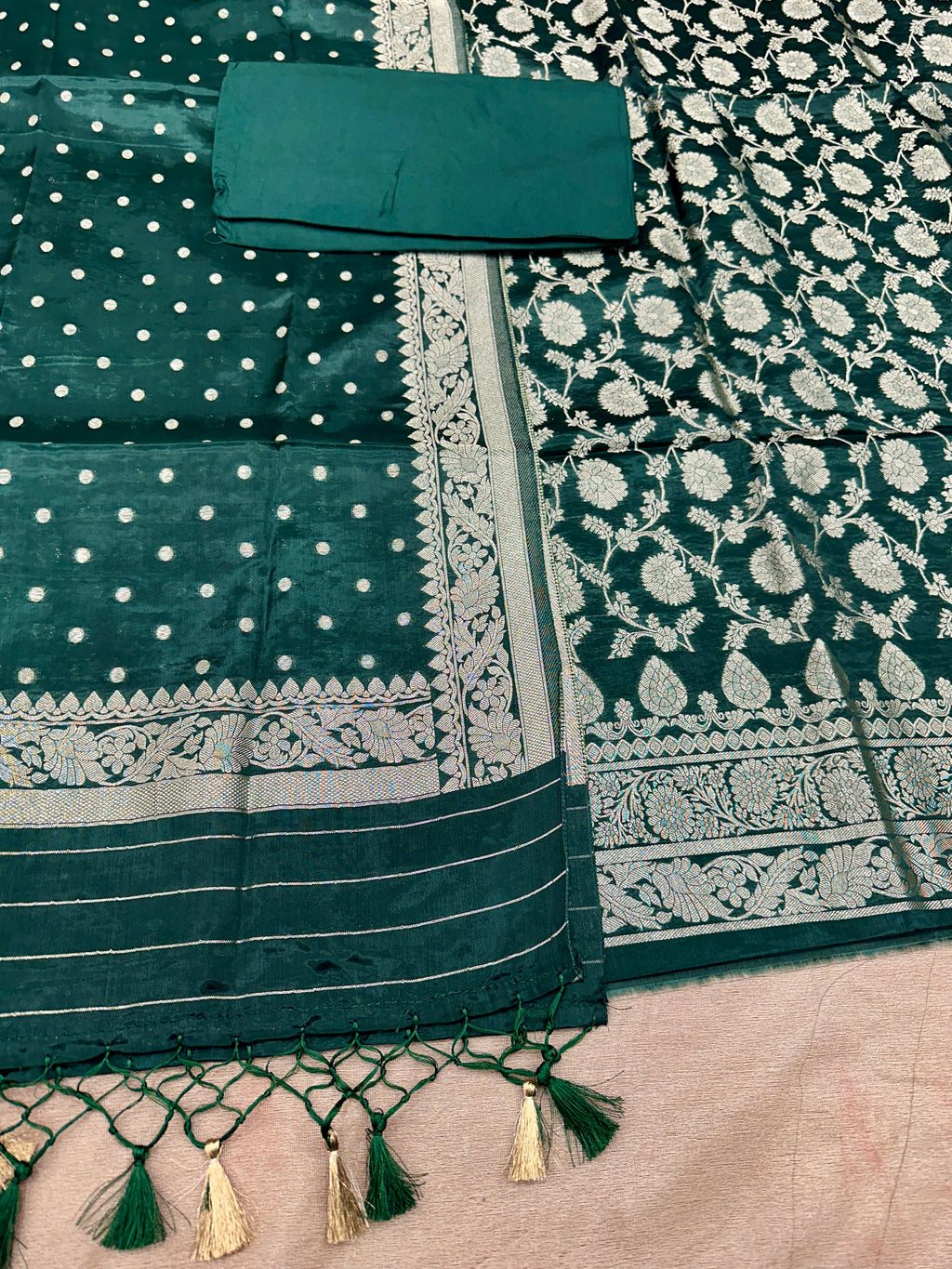 ✨ Banarasi Jacquard Gap Buti HO Silk 3-Piece Unstitched Dress Material MSS23