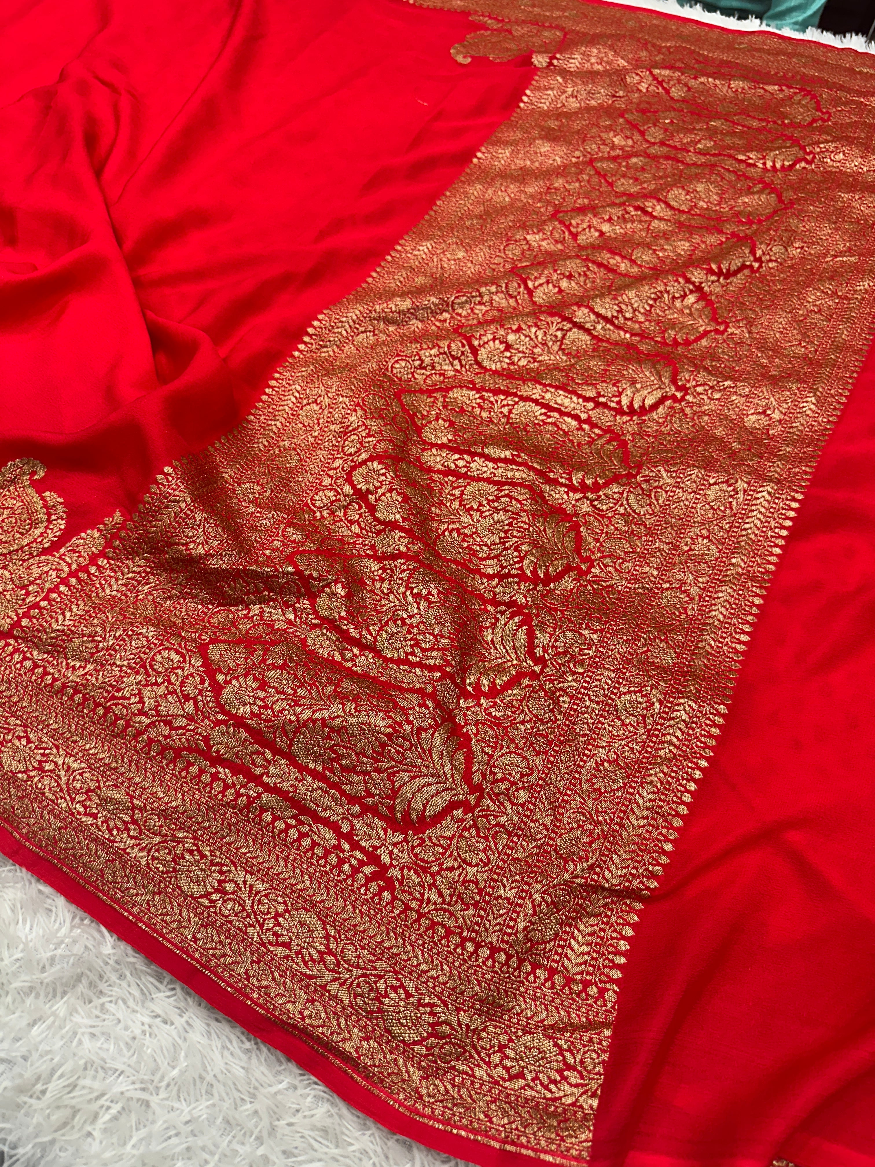 Premium Pure Silk Crepe Saree with Antique Zari Woven Border & Rich Pallu – PS32