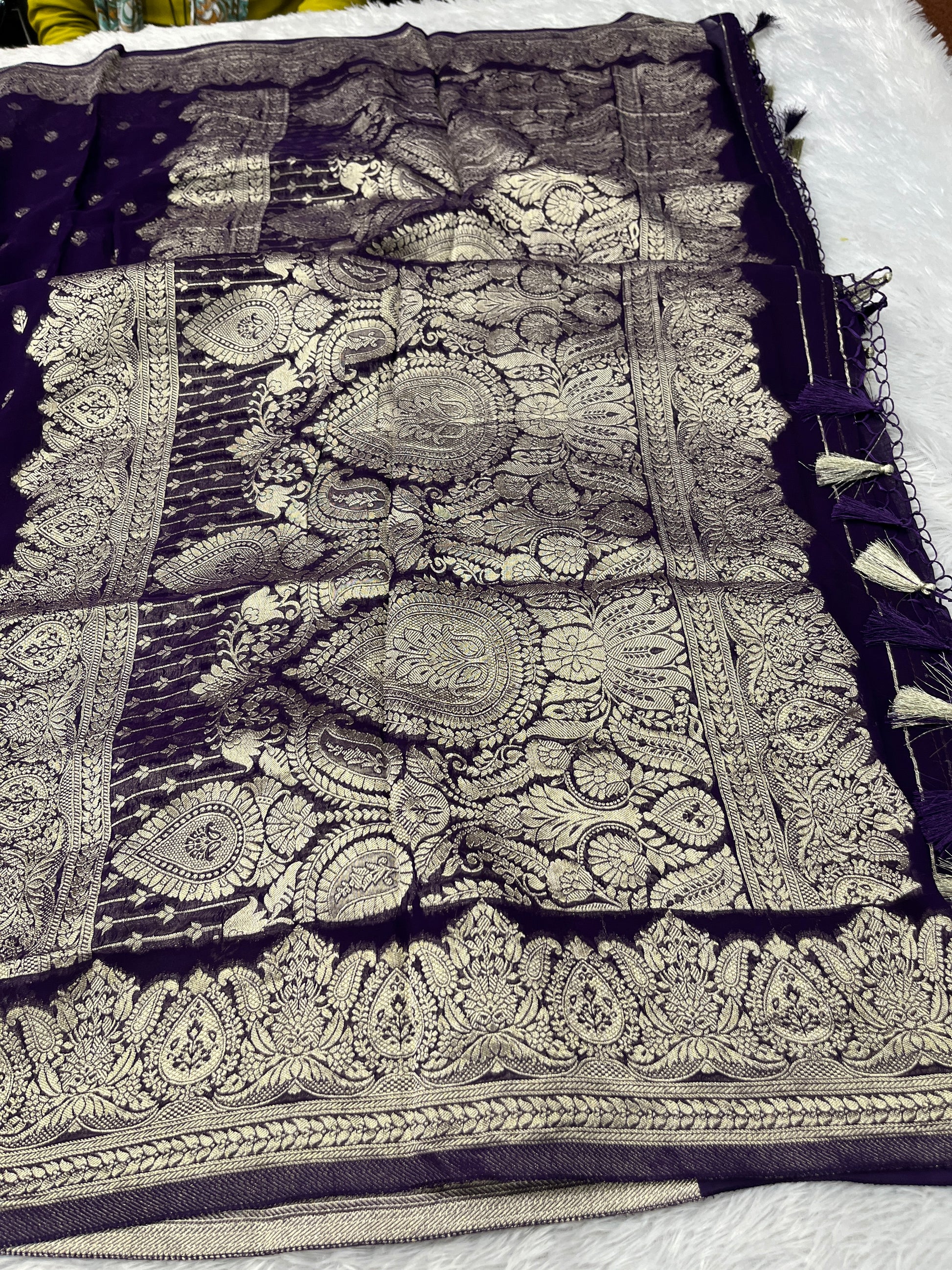 Banarsi Pure Natural Georgette Traditional Buta Design VSG04