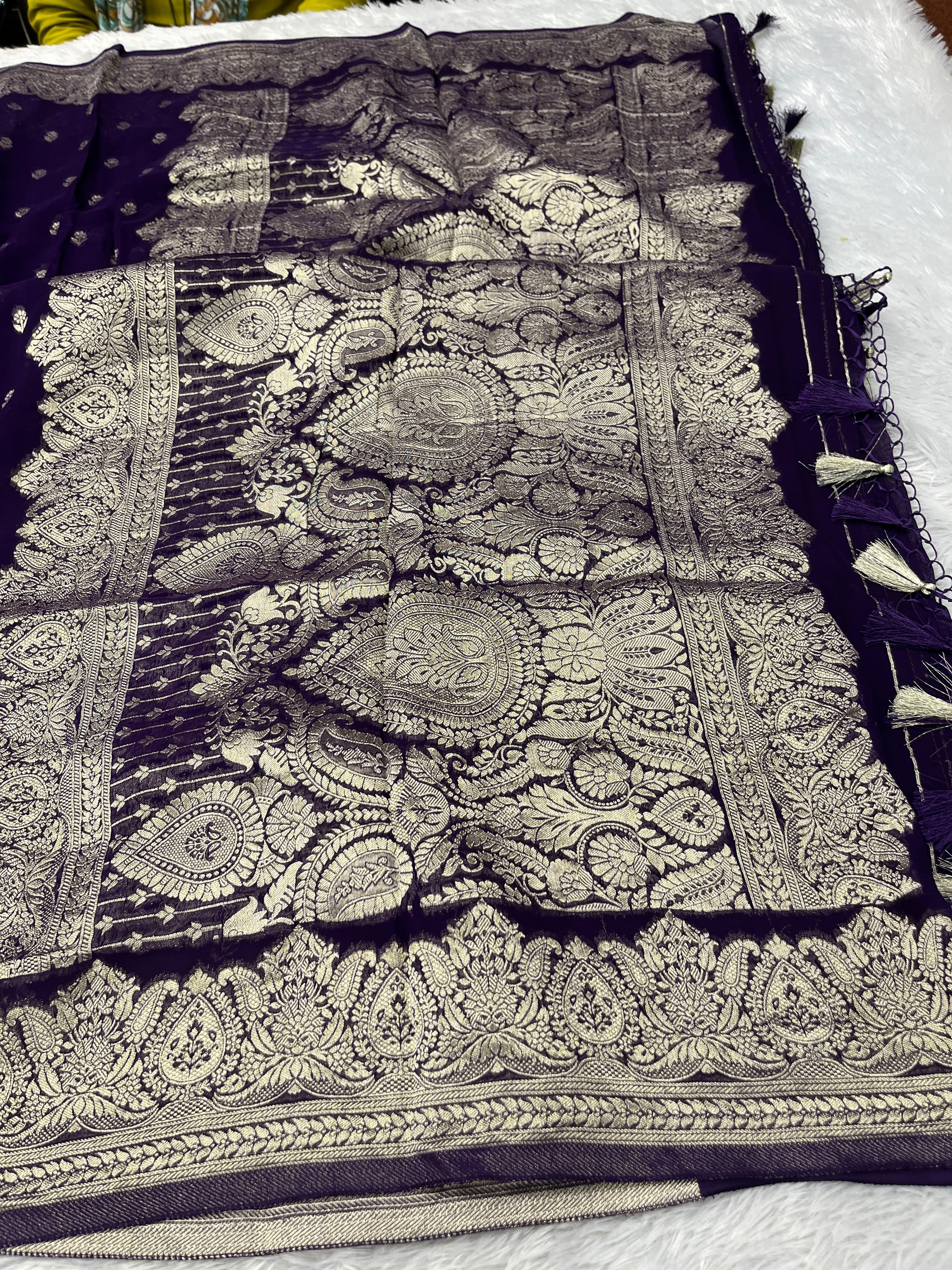 Banarsi Pure Natural Georgette Traditional Buta Design VSG04